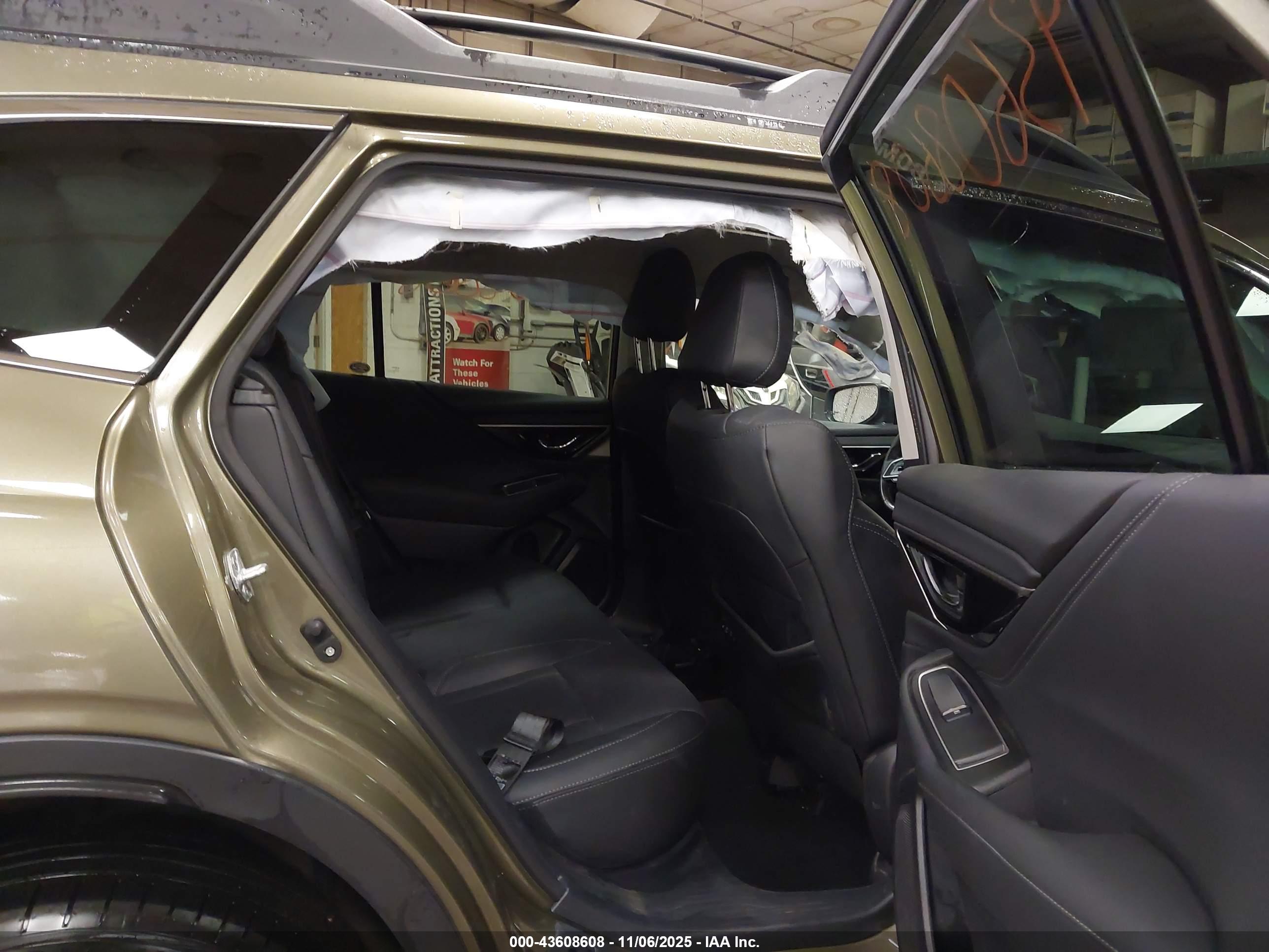 SUBARU OUTBACK image 8