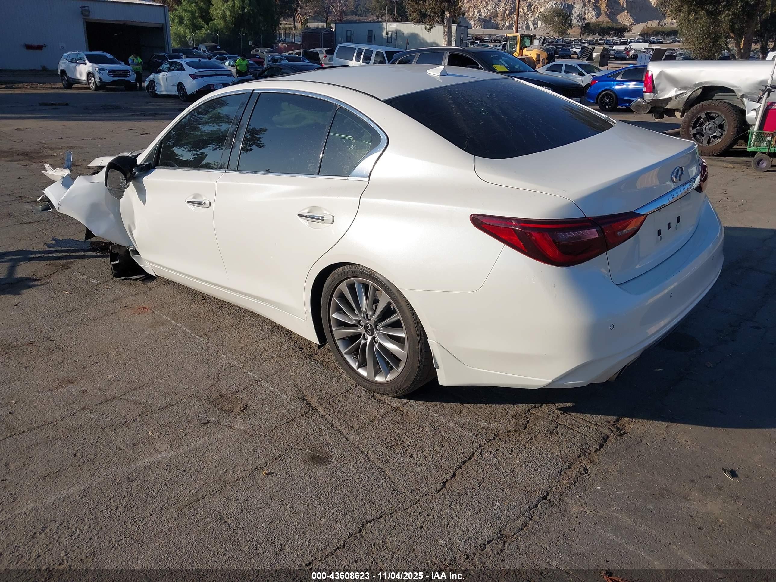INFINITI Q50 image 3