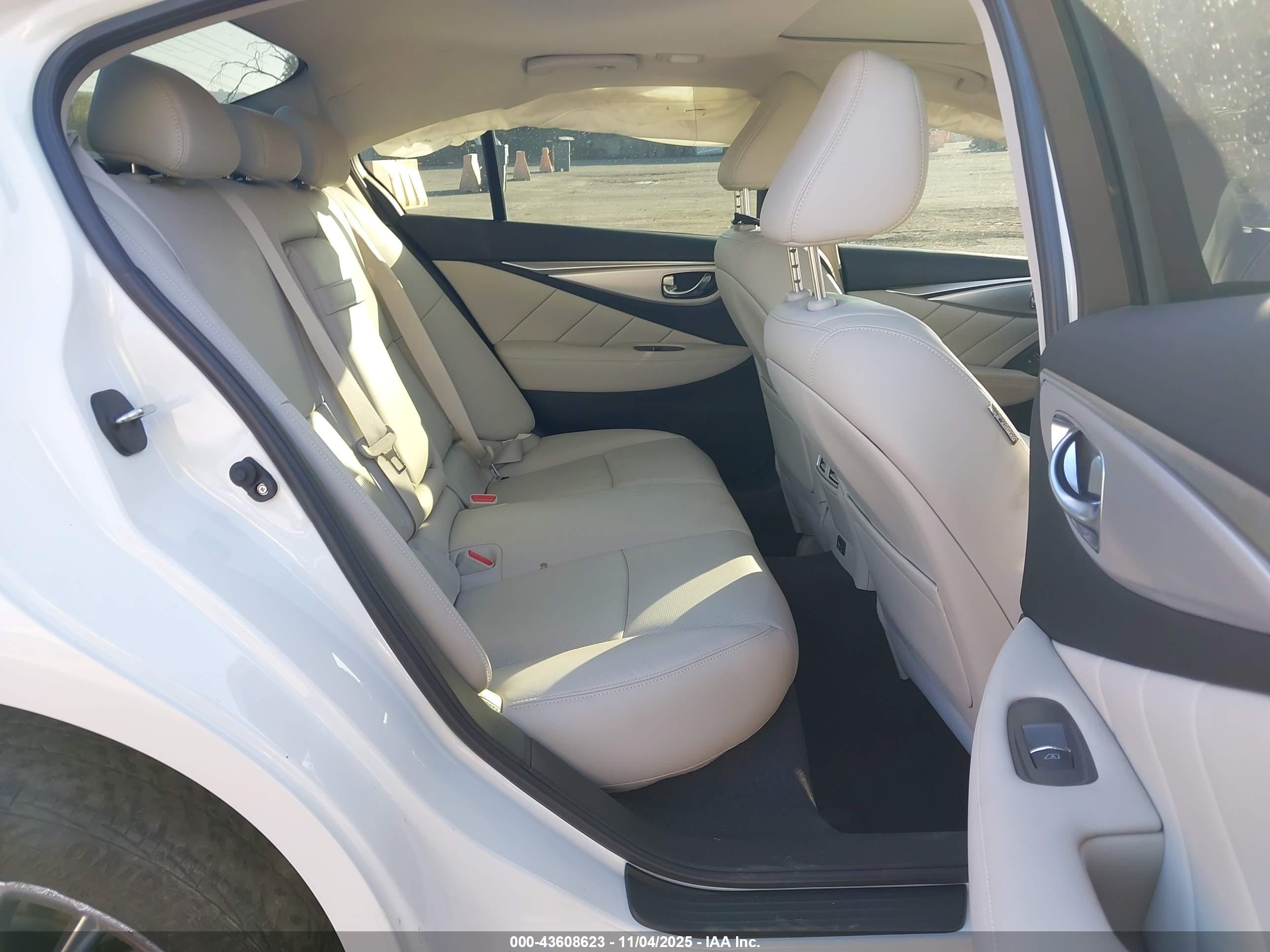 INFINITI Q50 image 8