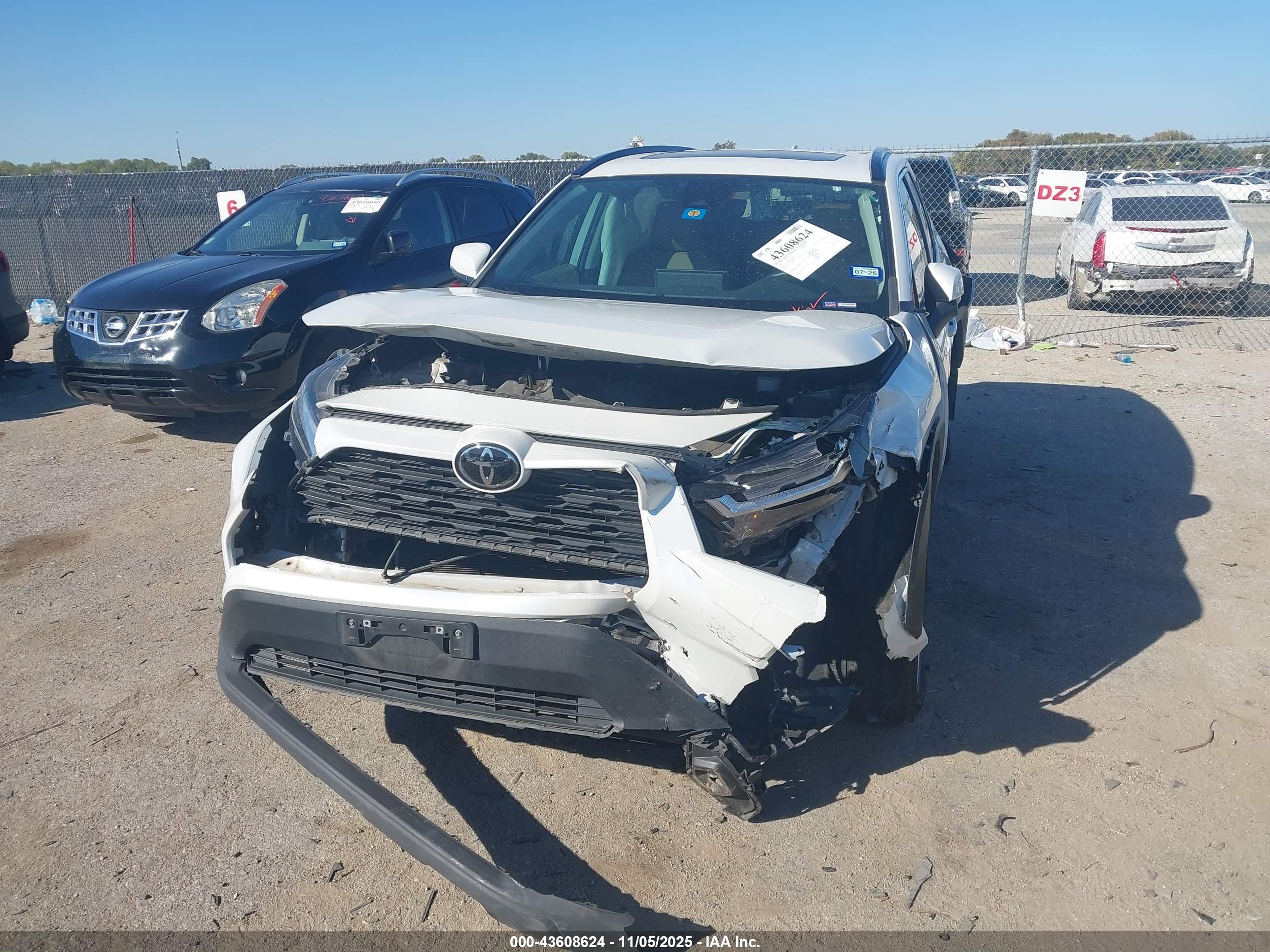 TOYOTA RAV4 image 6