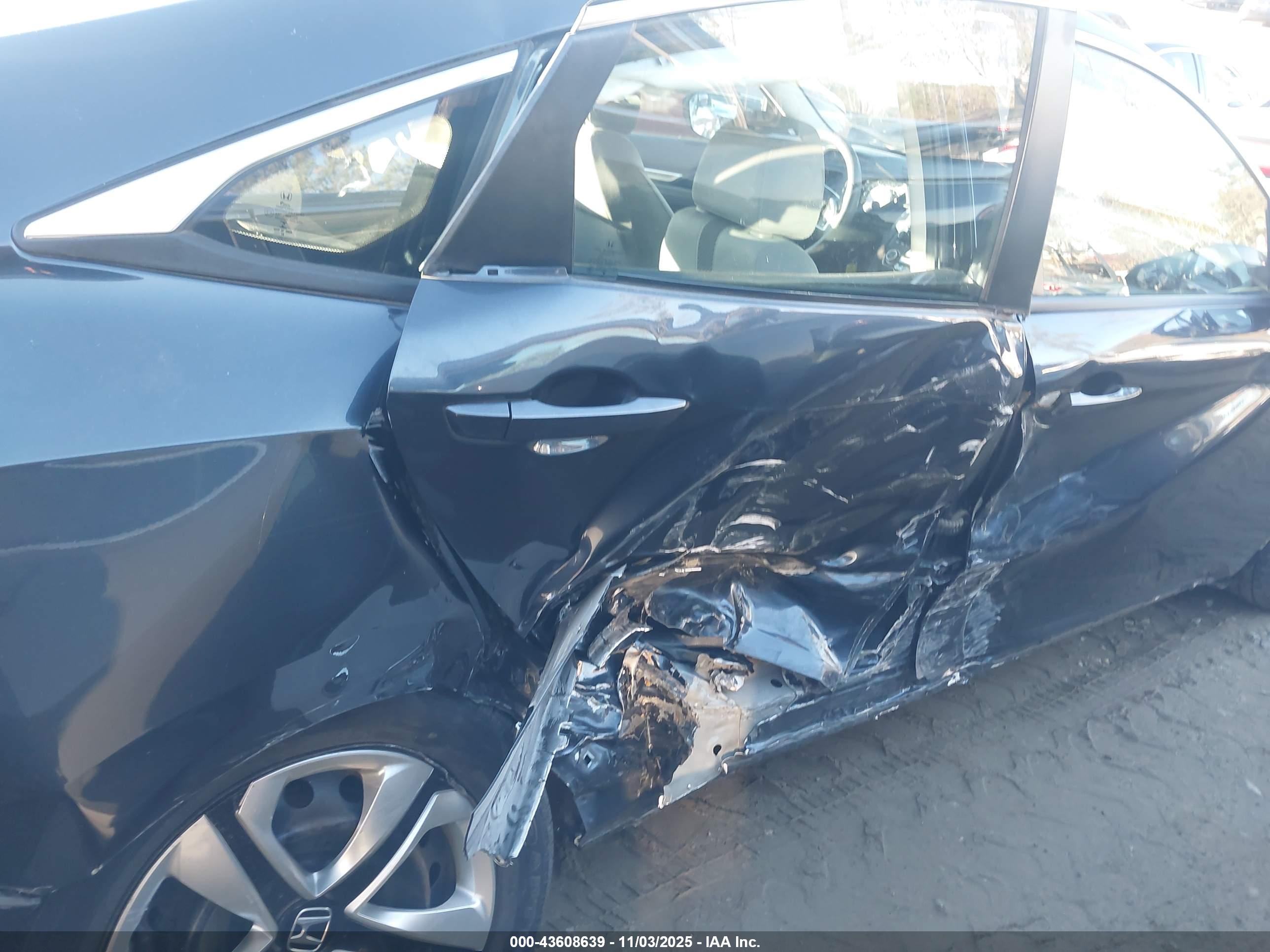 HONDA CIVIC image 6