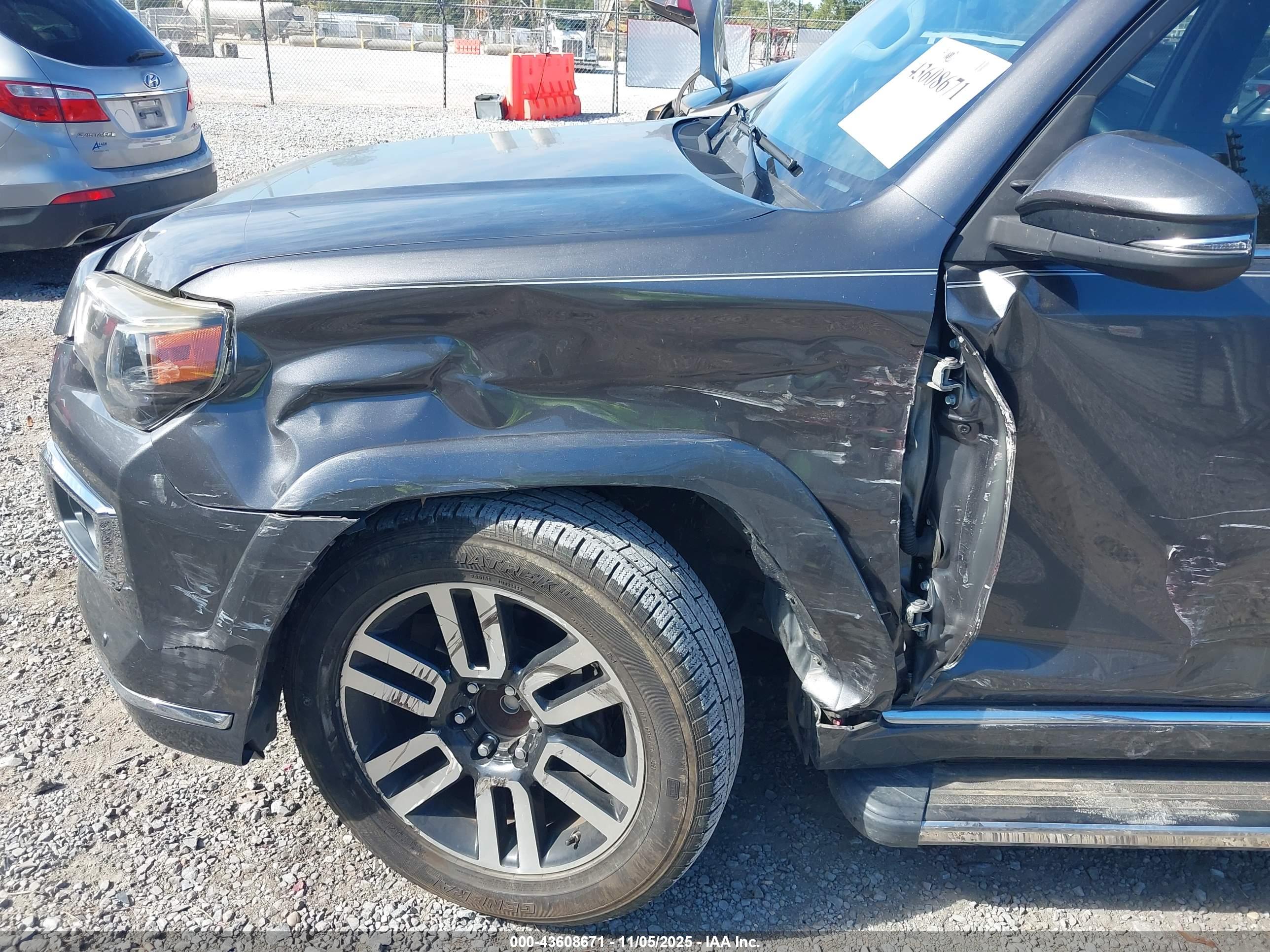 TOYOTA 4RUNNER image 6