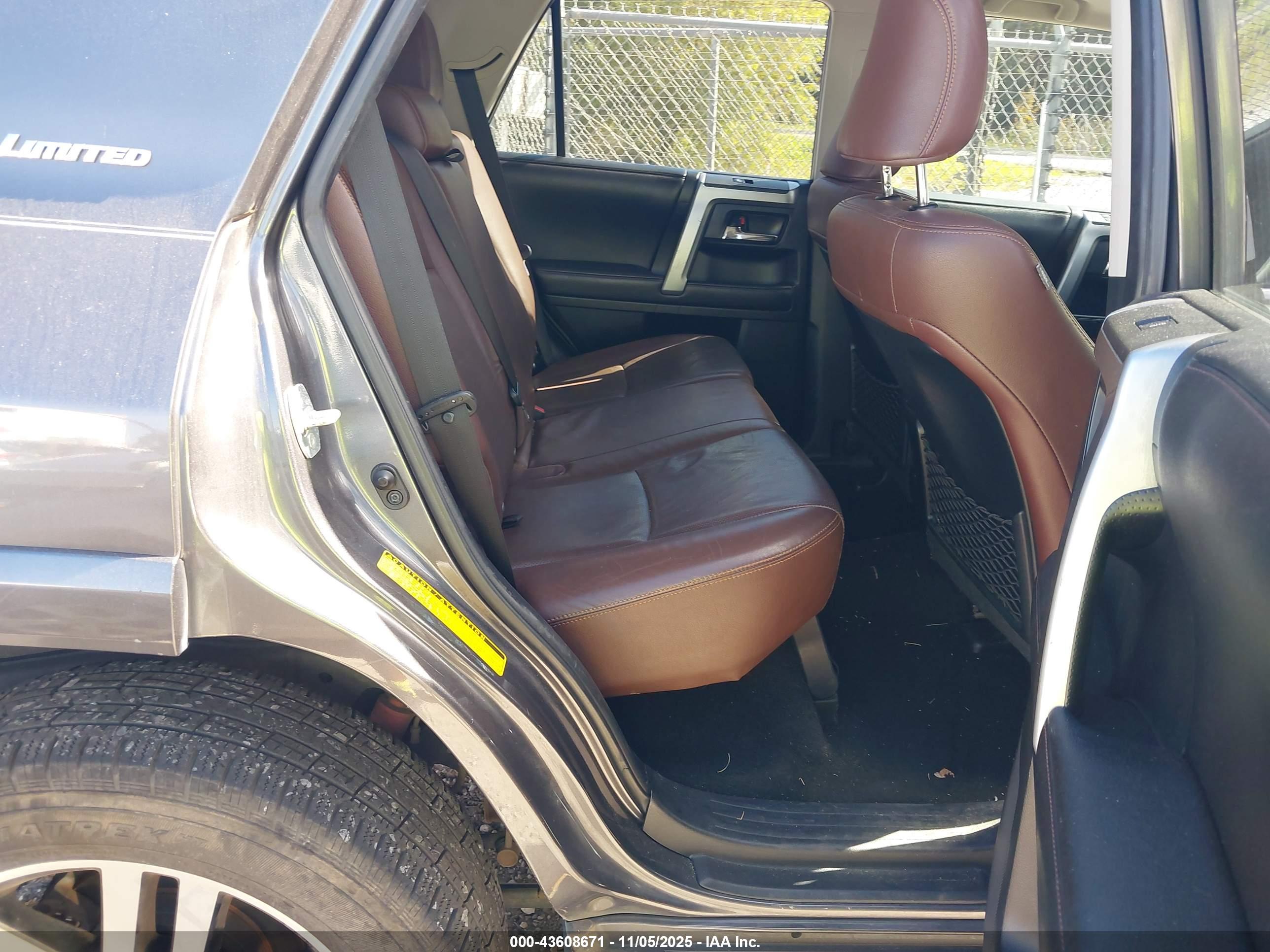 TOYOTA 4RUNNER image 8