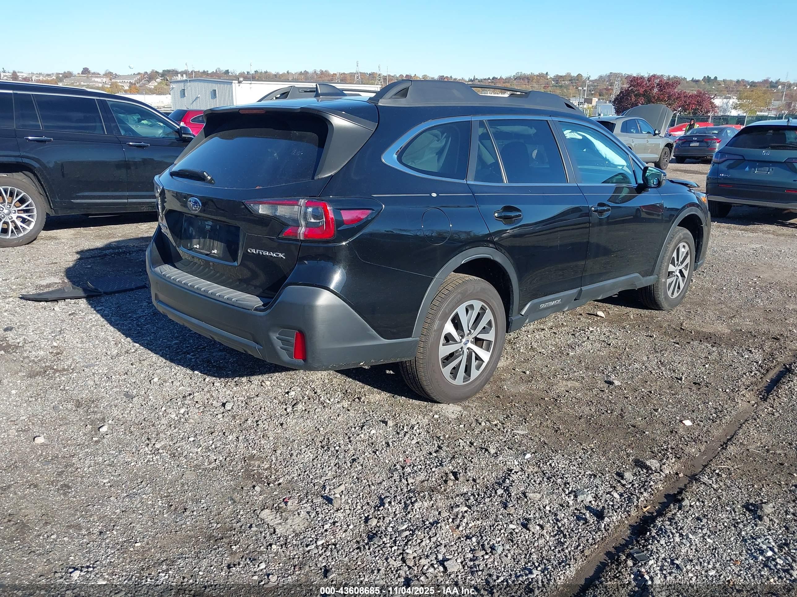 SUBARU OUTBACK image 4