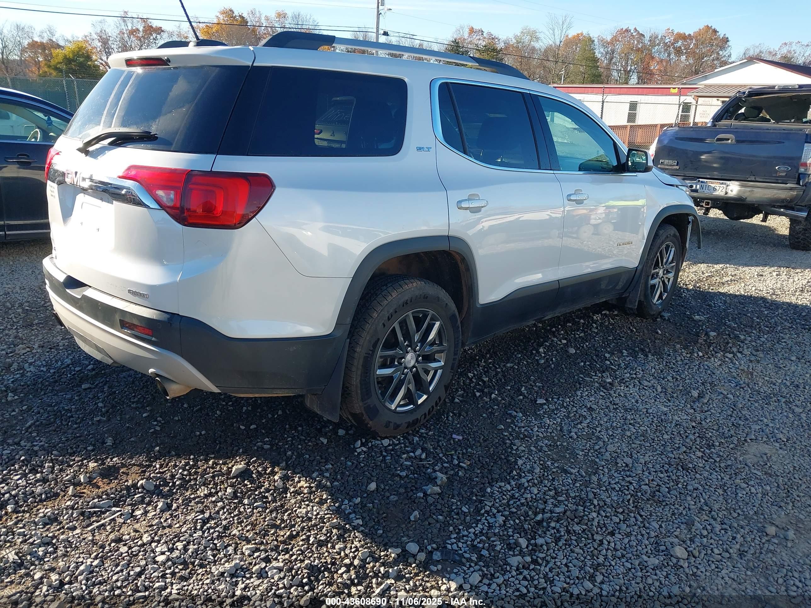 GMC ACADIA image 4