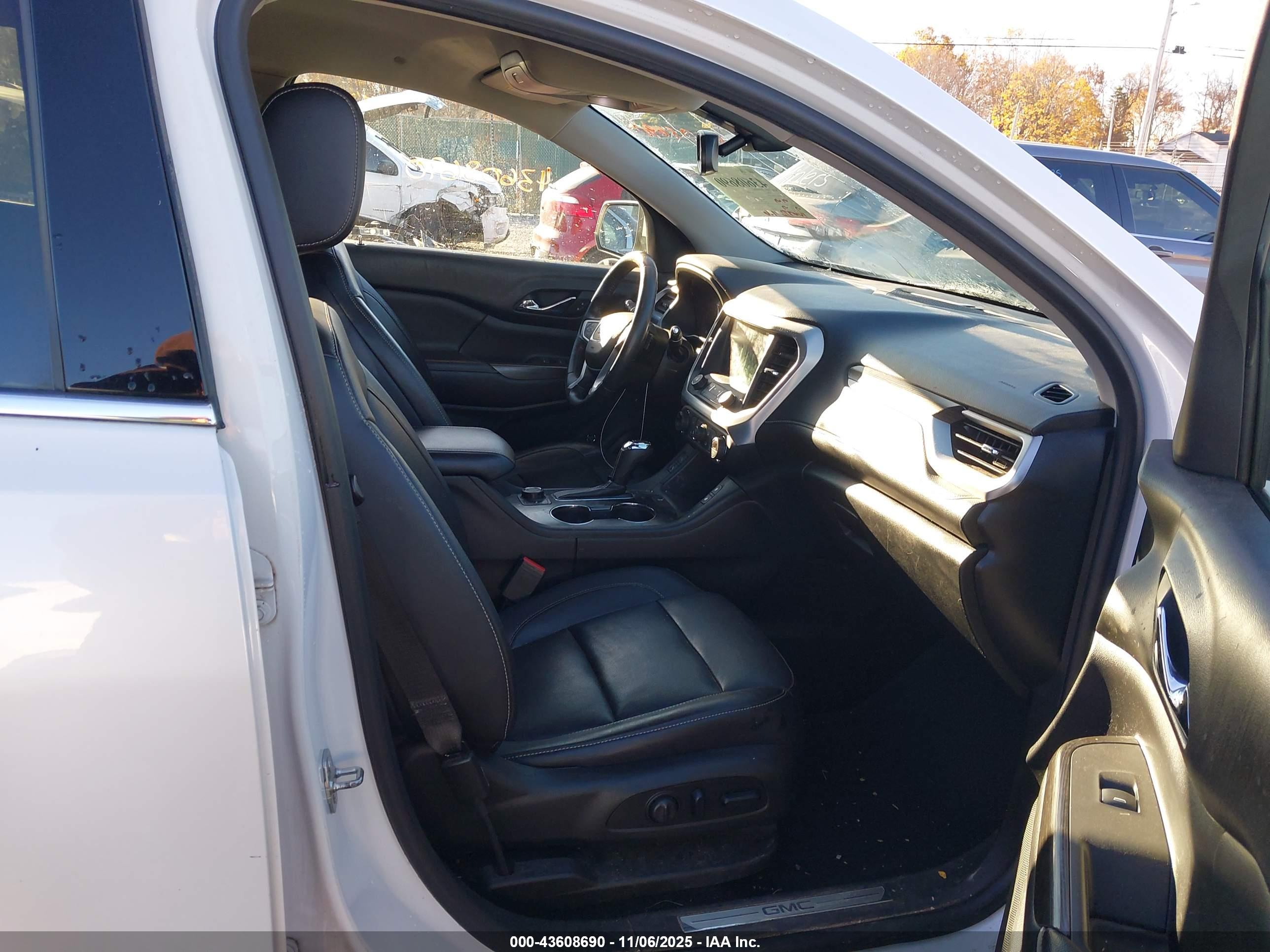 GMC ACADIA image 5