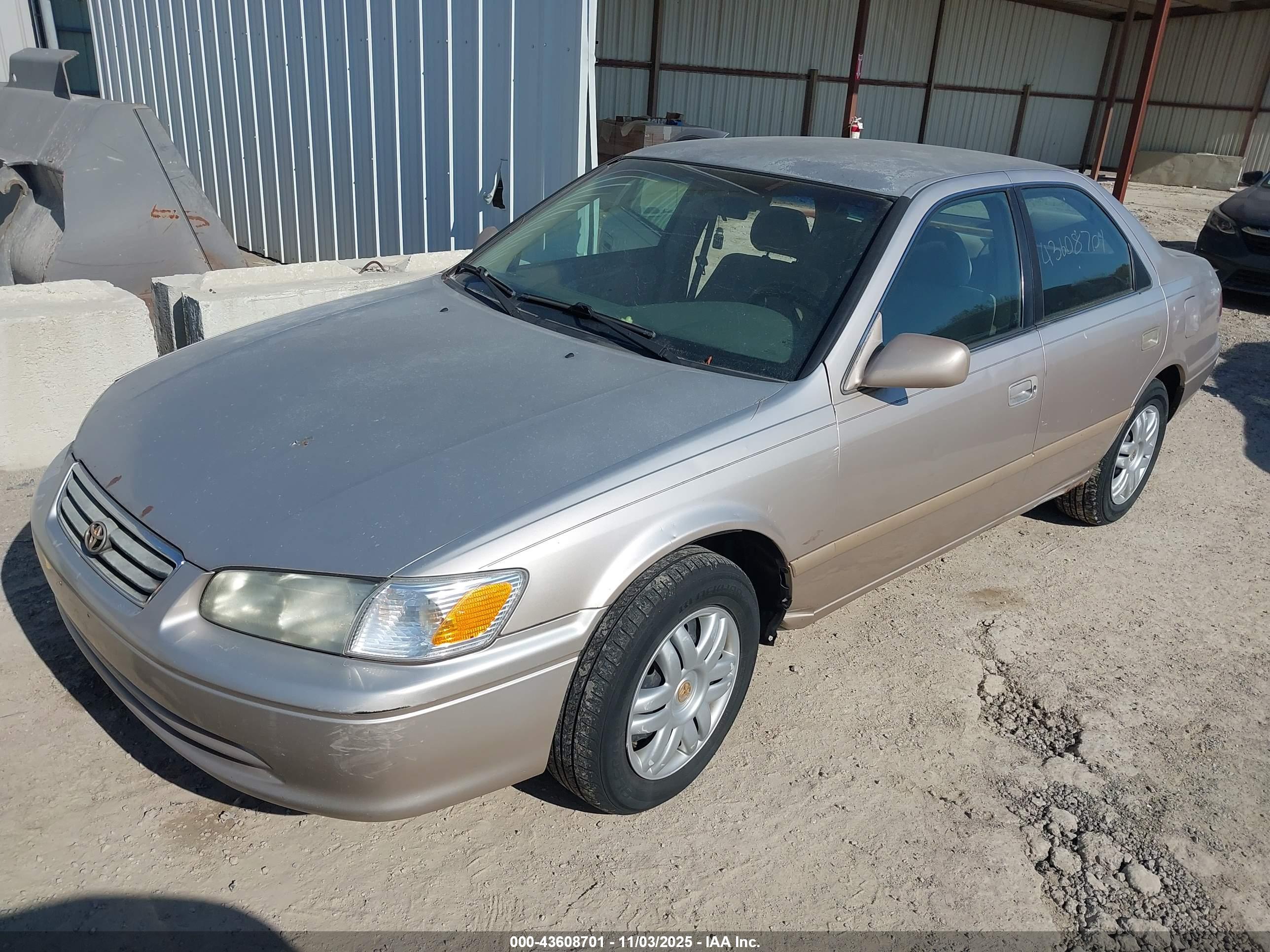 TOYOTA CAMRY image 2