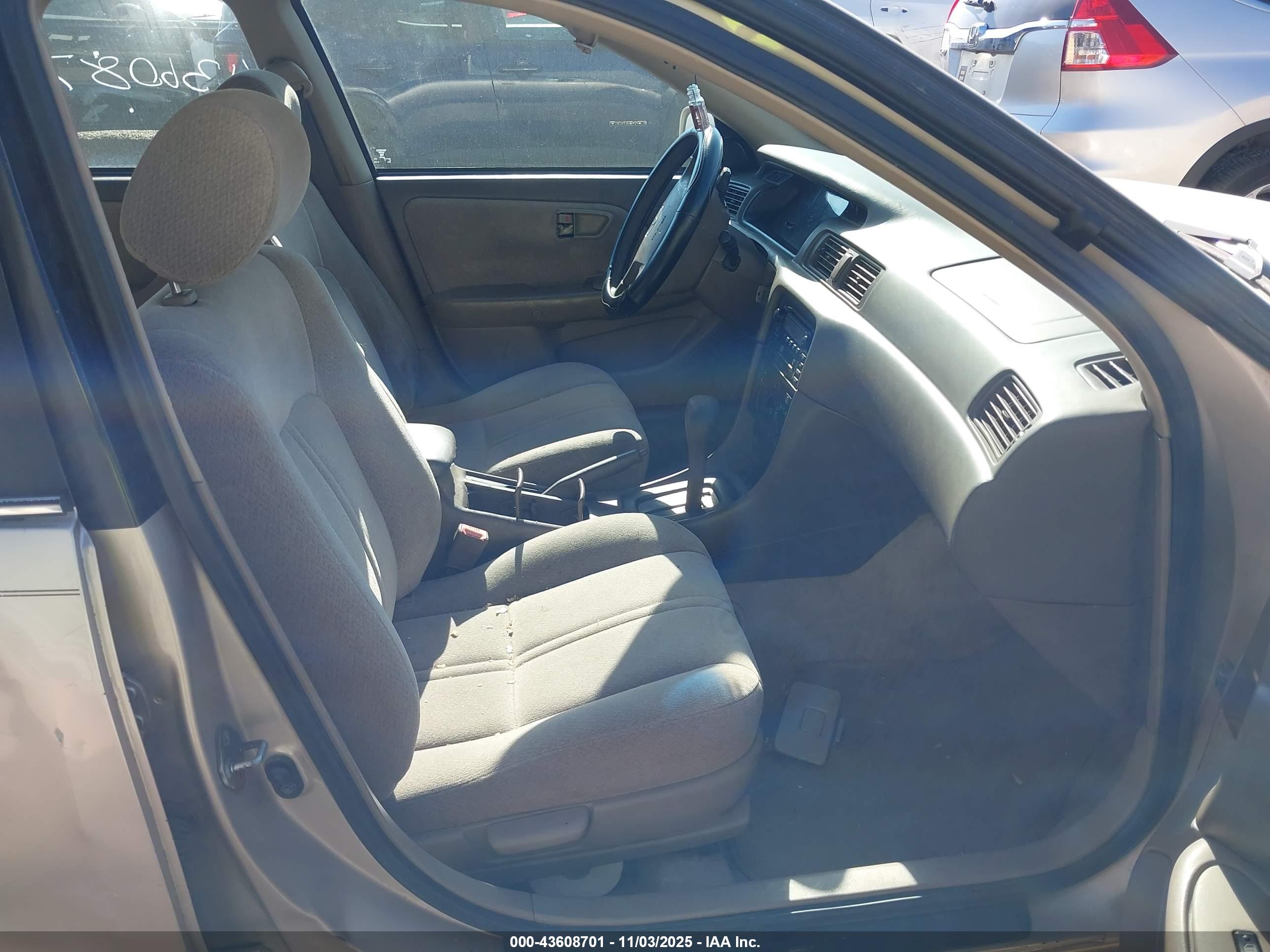 TOYOTA CAMRY image 5