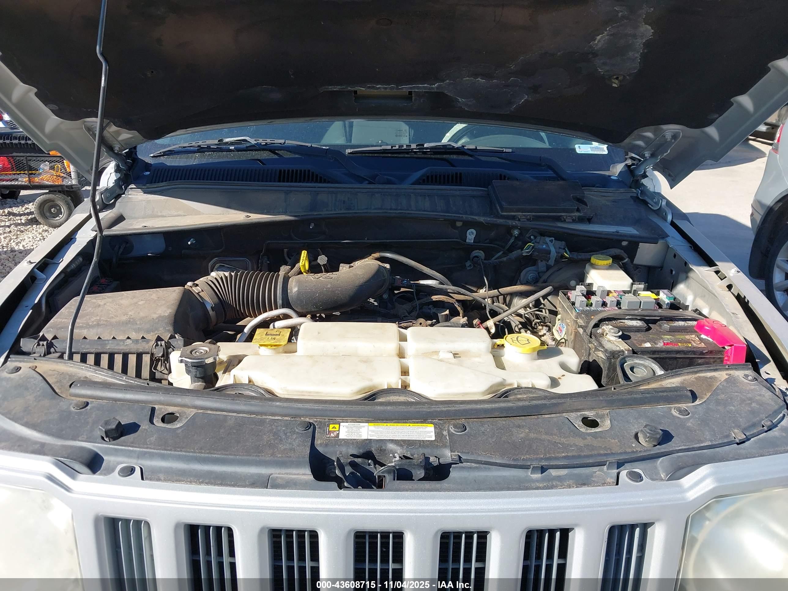 JEEP LIBERTY image 10