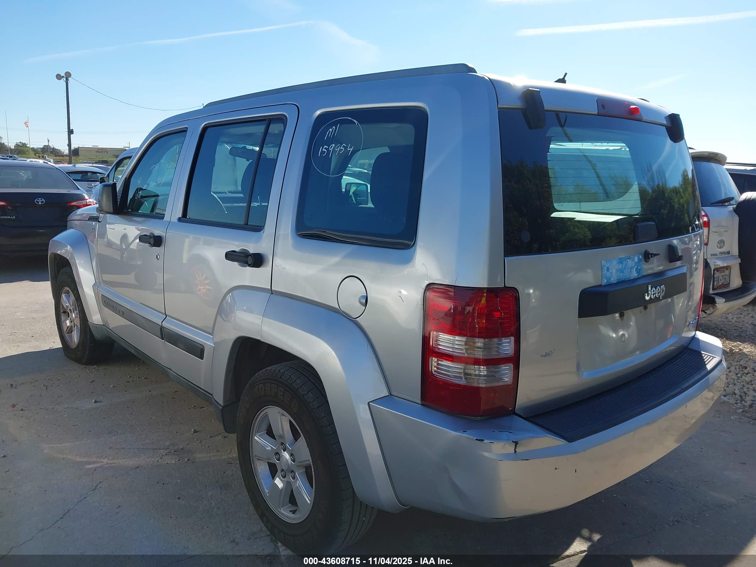 JEEP LIBERTY image 6