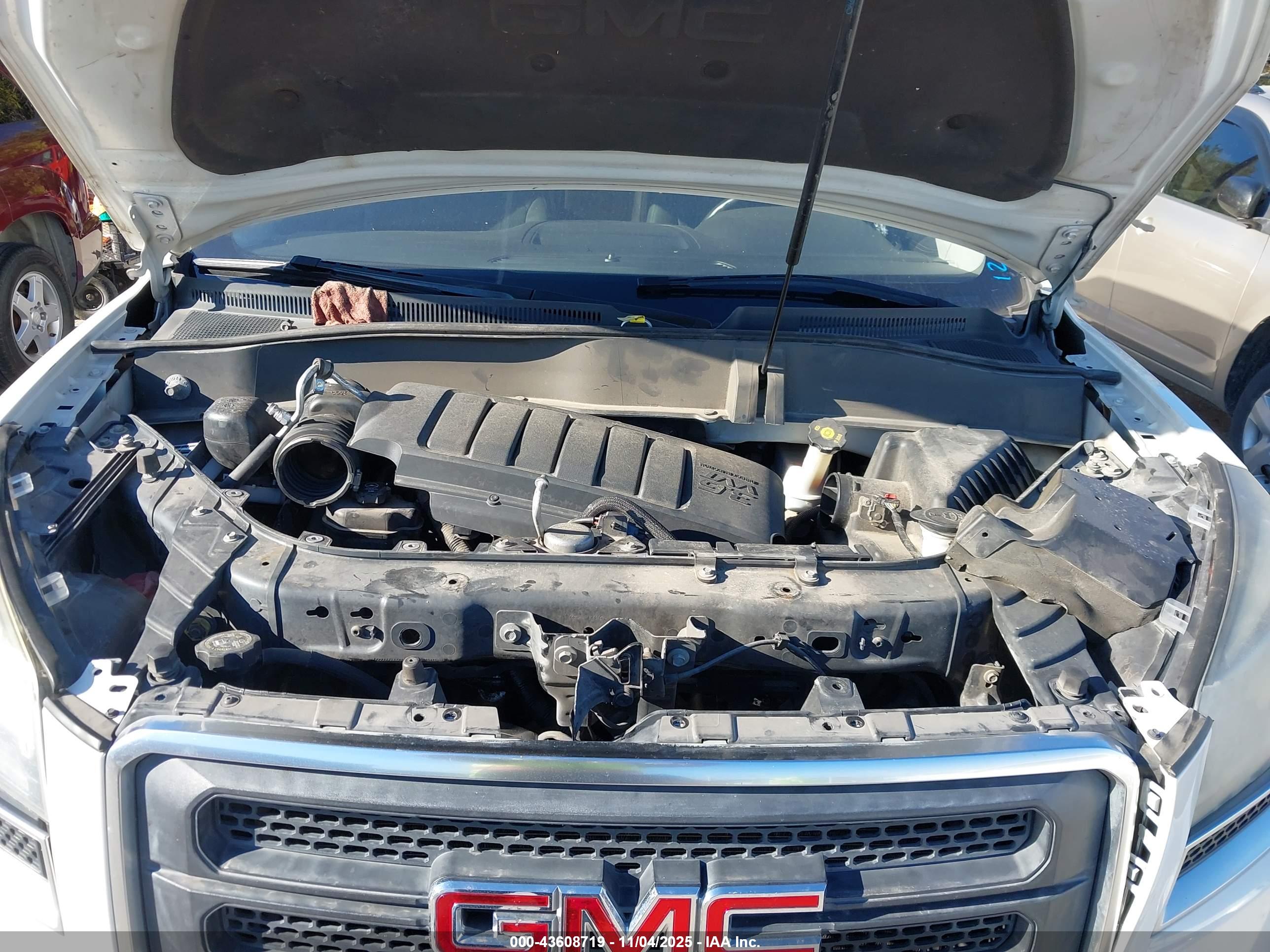 GMC ACADIA image 10