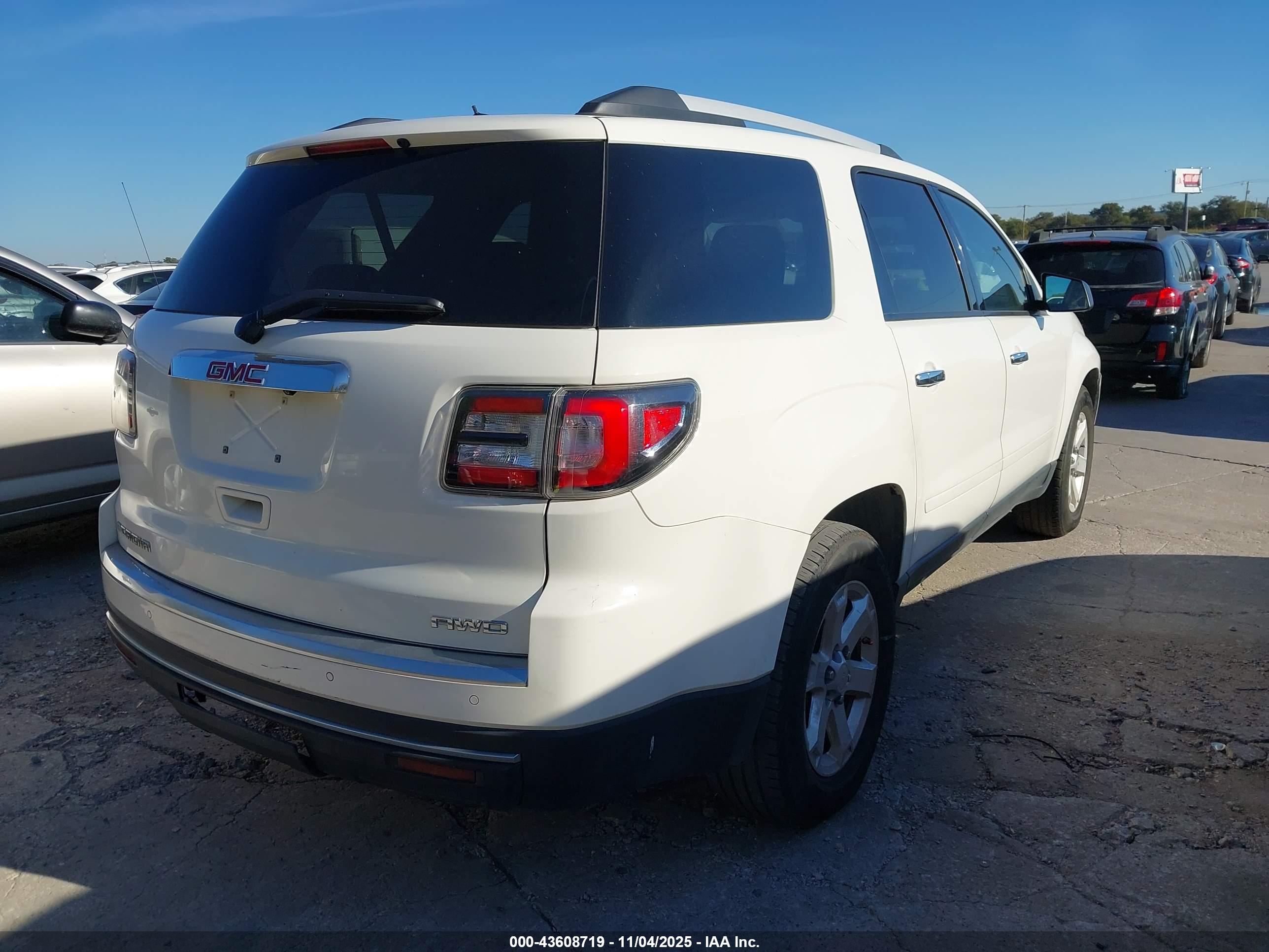GMC ACADIA image 4