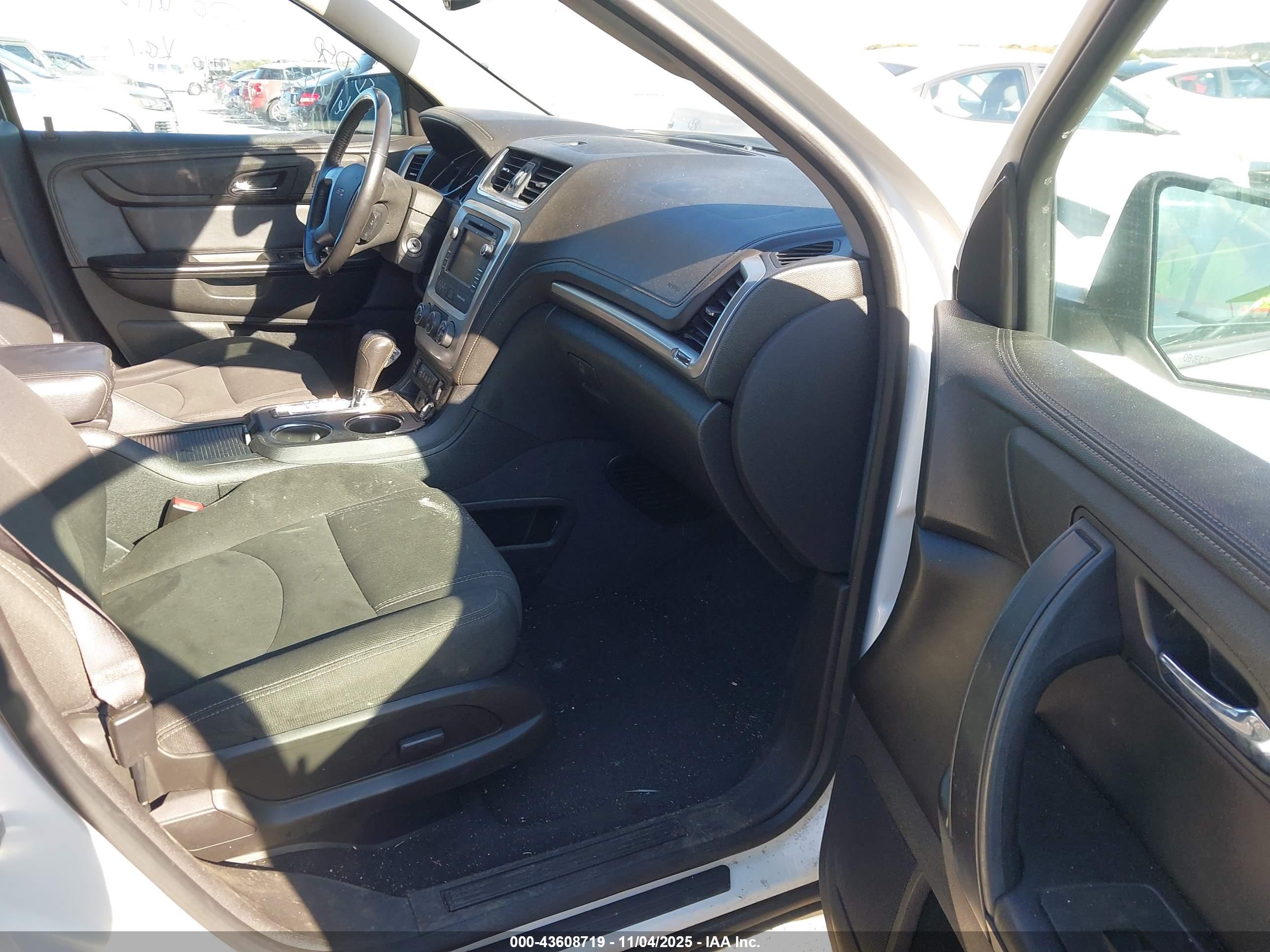 GMC ACADIA image 5