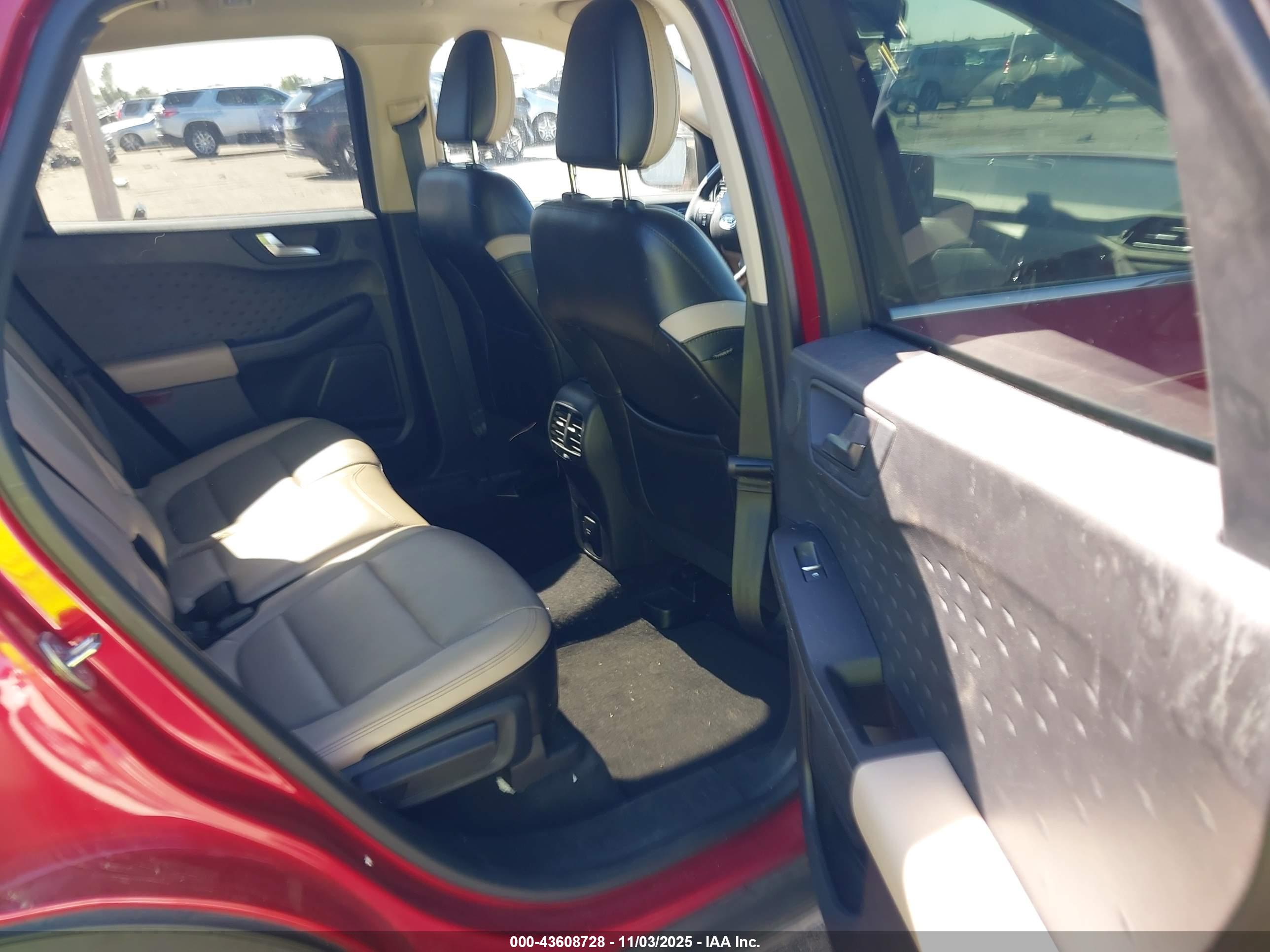 FORD ESCAPE image 8
