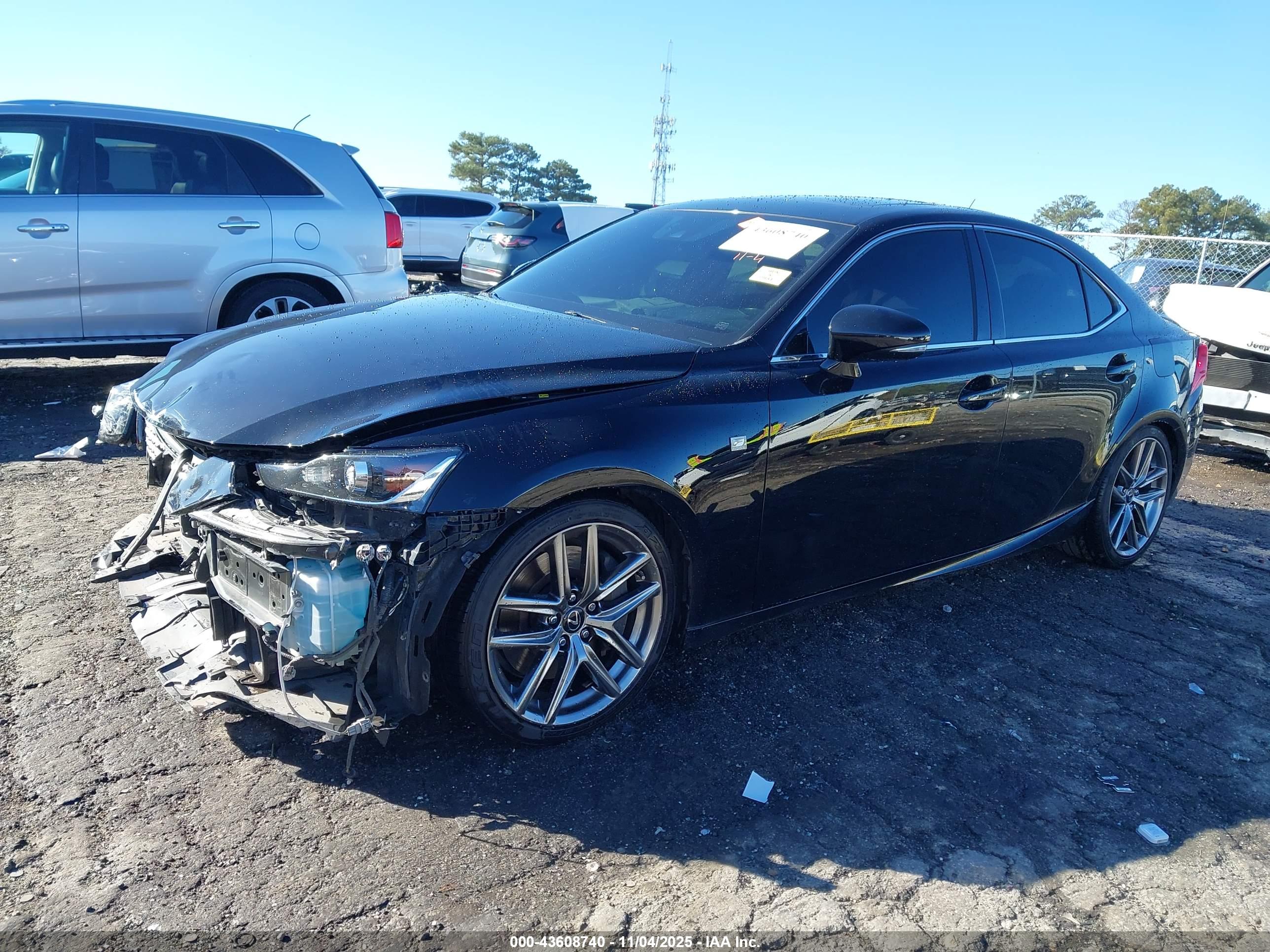 LEXUS IS image 2