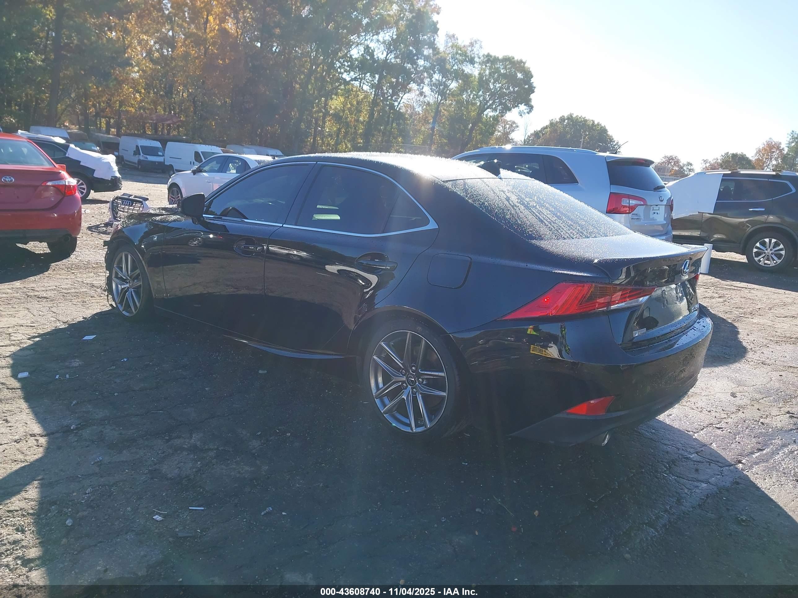 LEXUS IS image 3