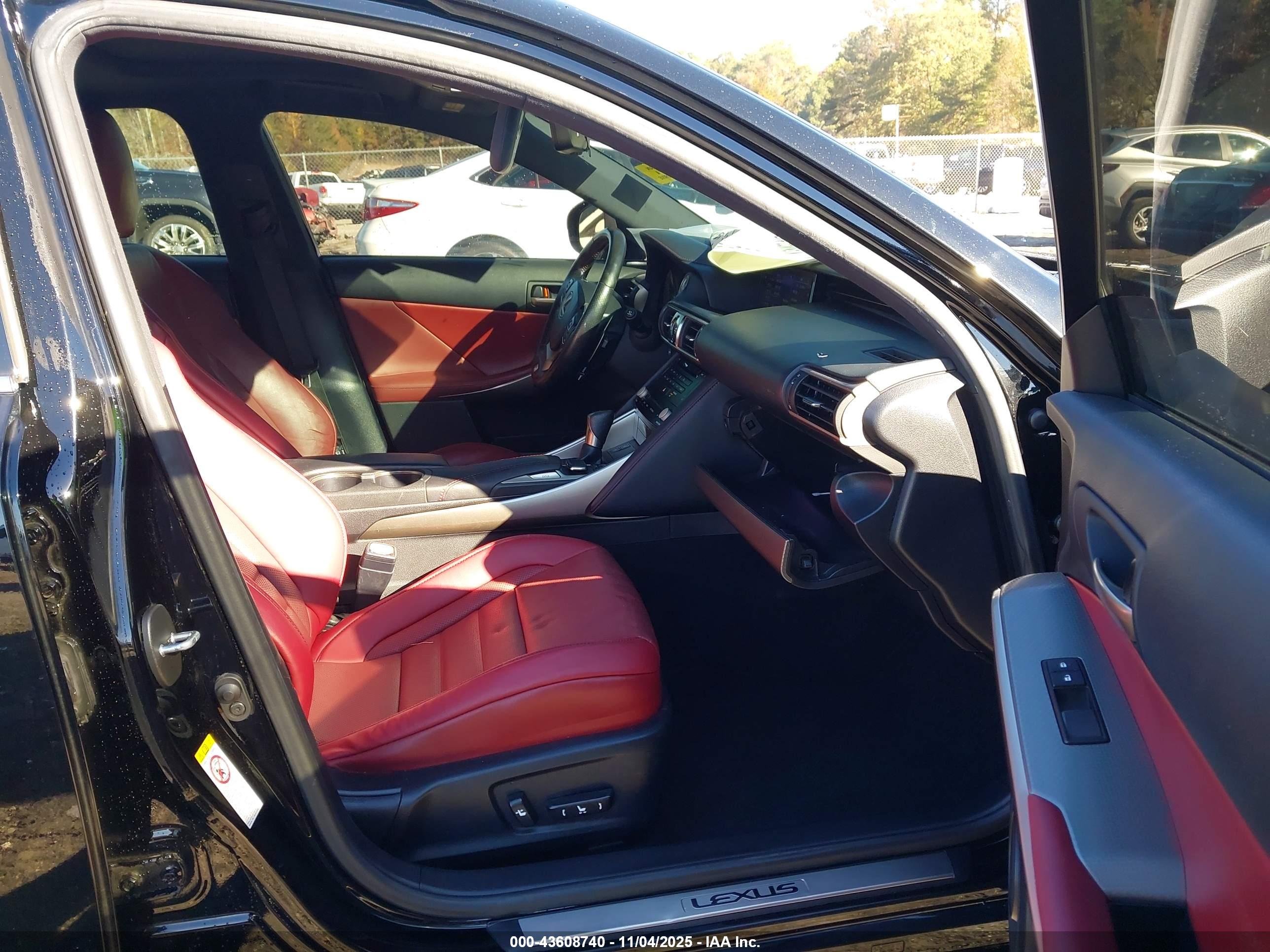 LEXUS IS image 5