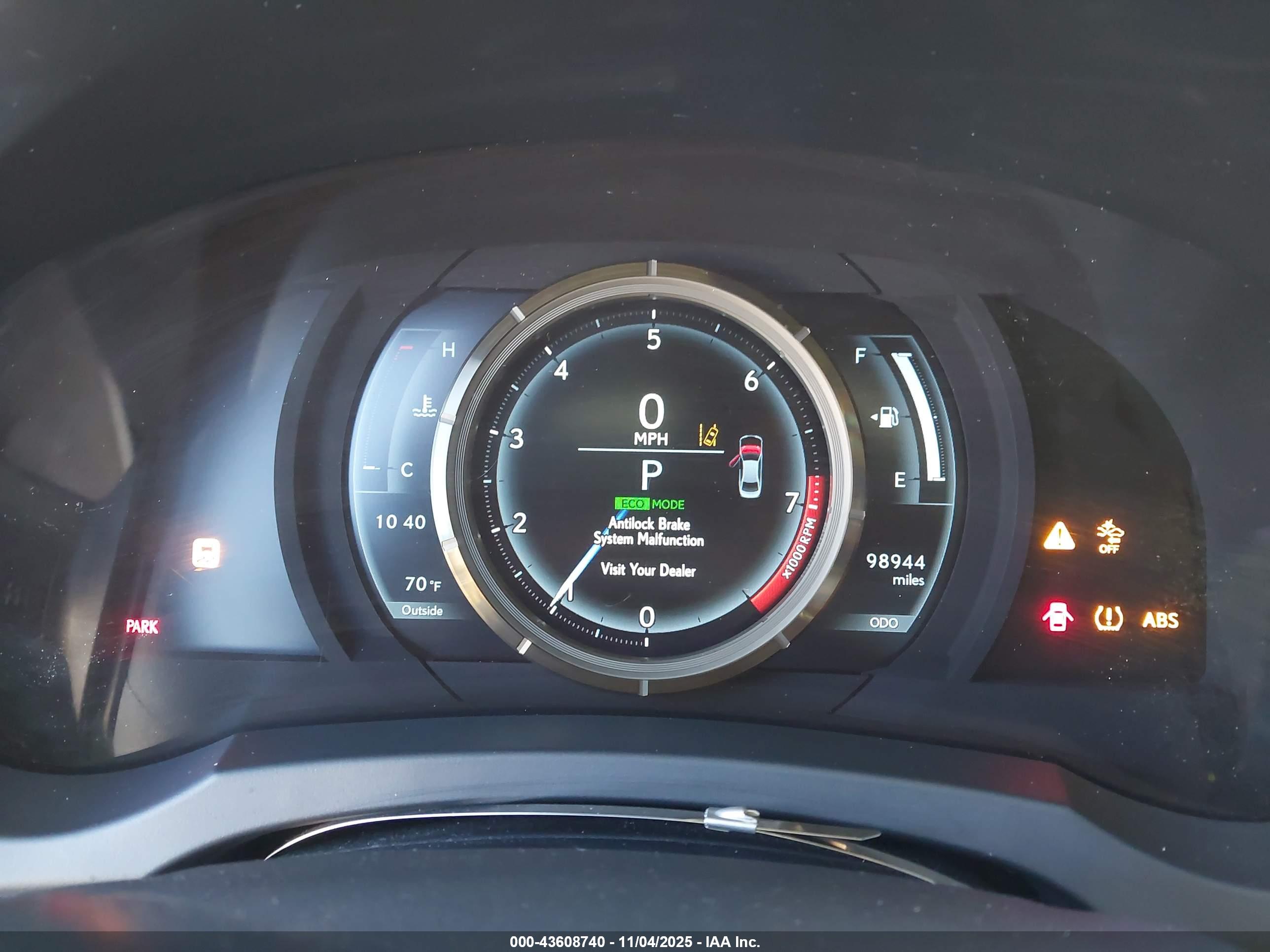 LEXUS IS image 7