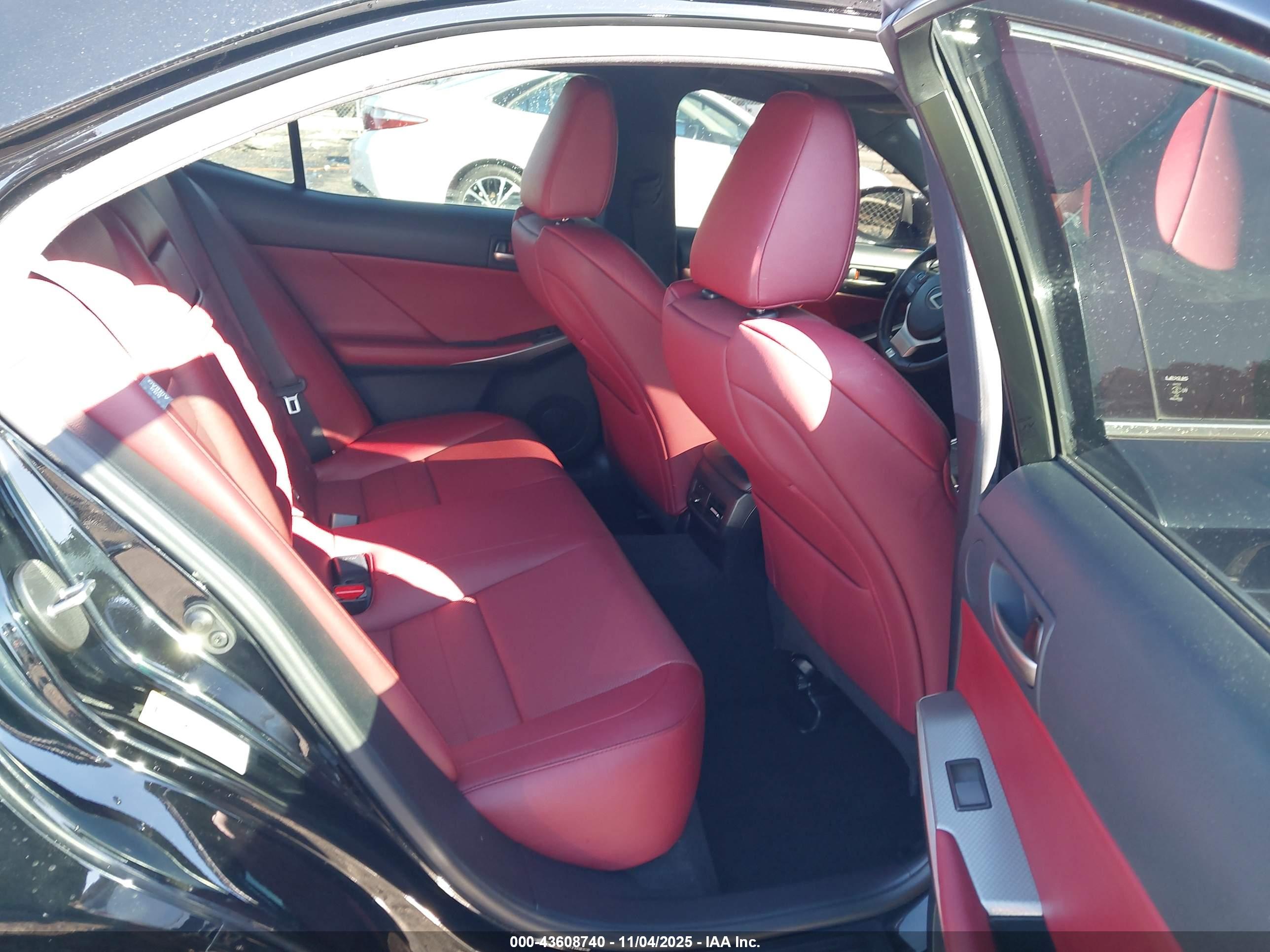 LEXUS IS image 8
