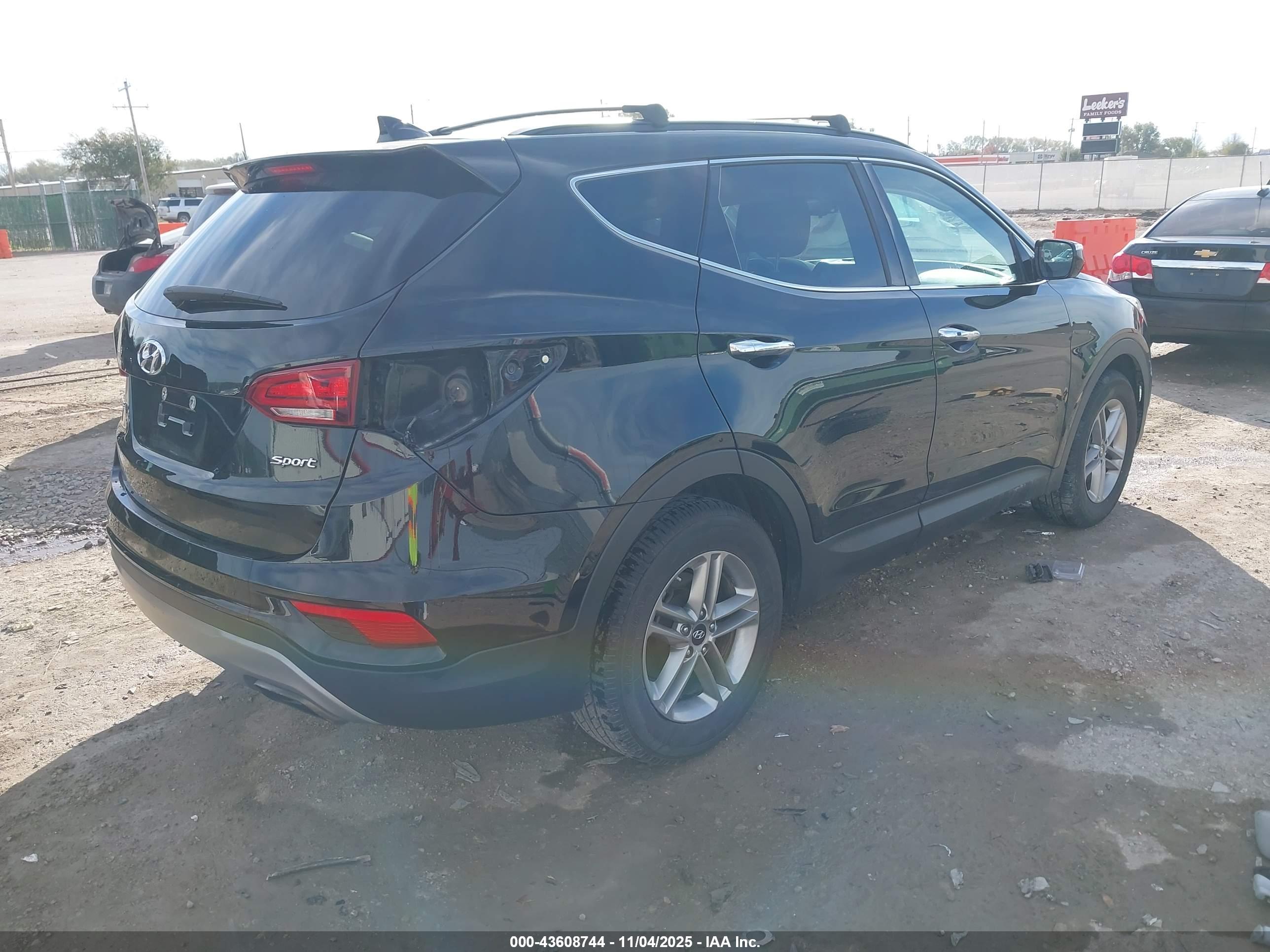 HYUNDAI SANTA image 4