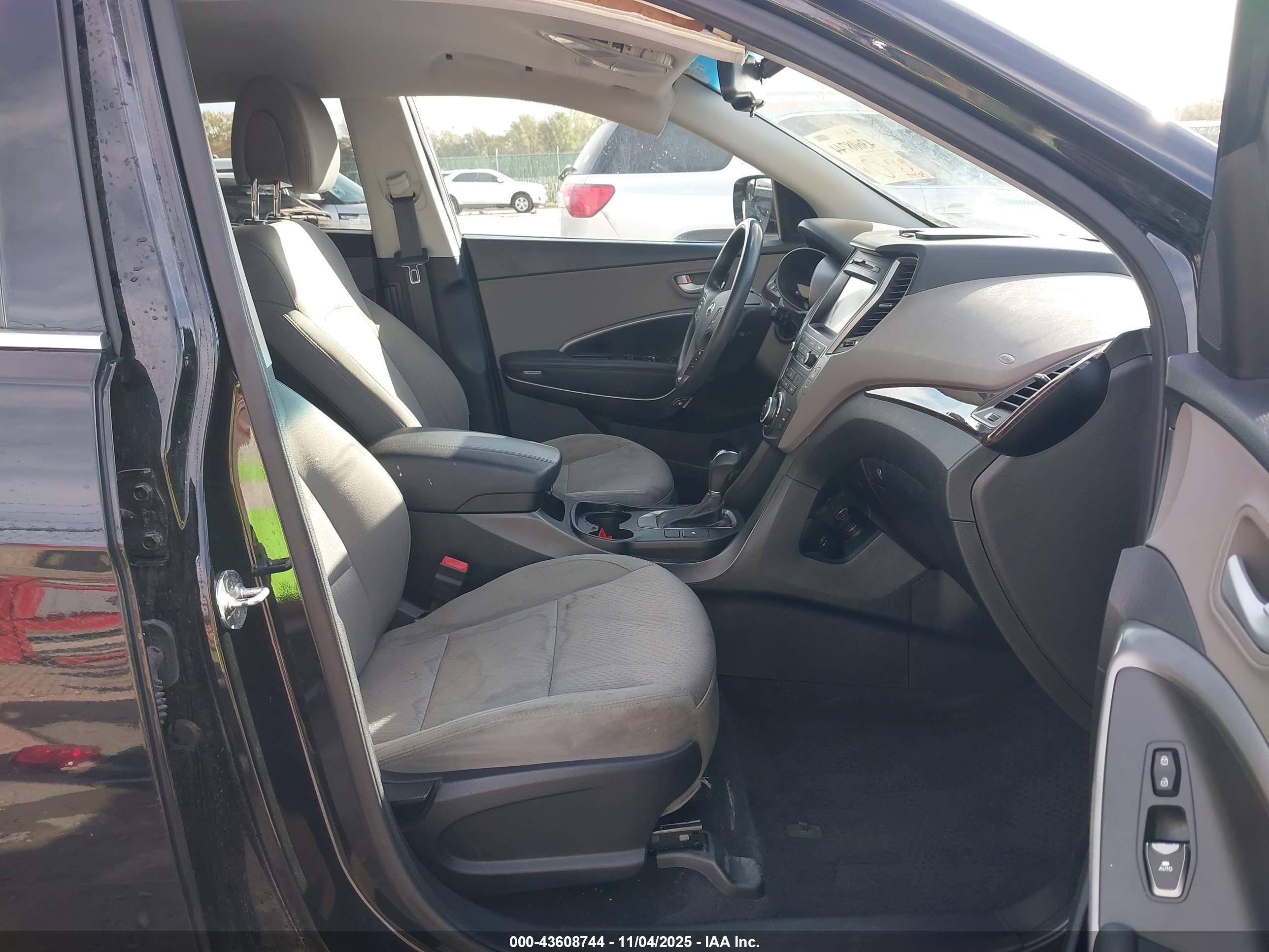 HYUNDAI SANTA image 5