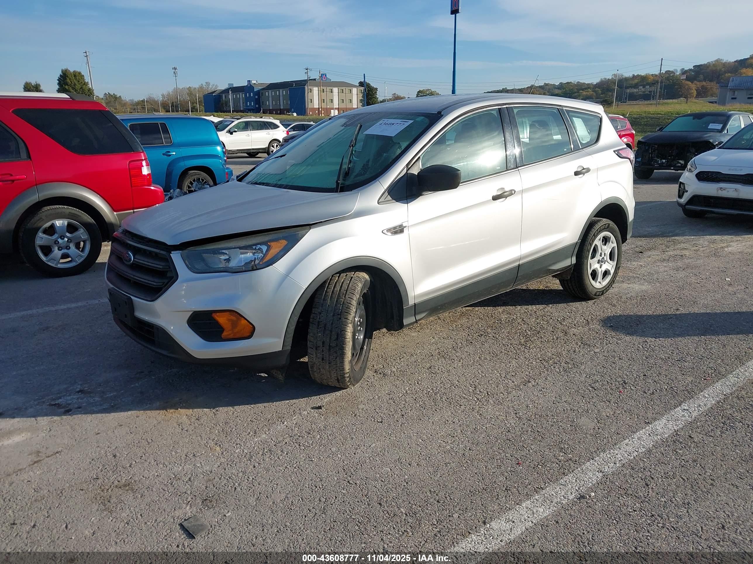 FORD ESCAPE image 2