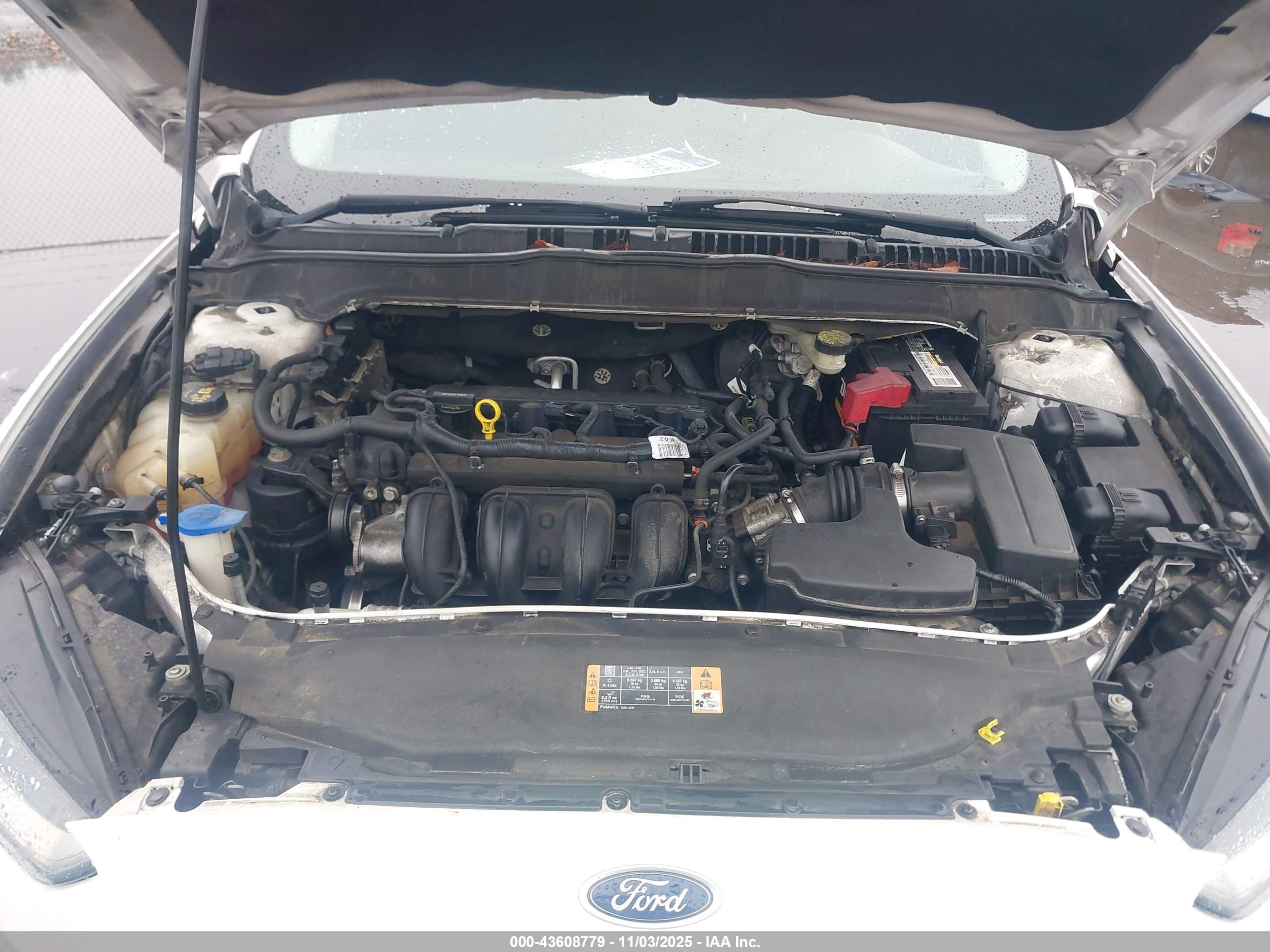 FORD FUSION image 10