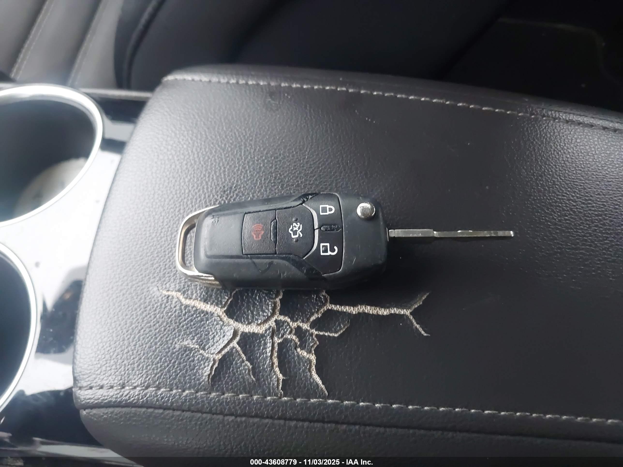 FORD FUSION image 11