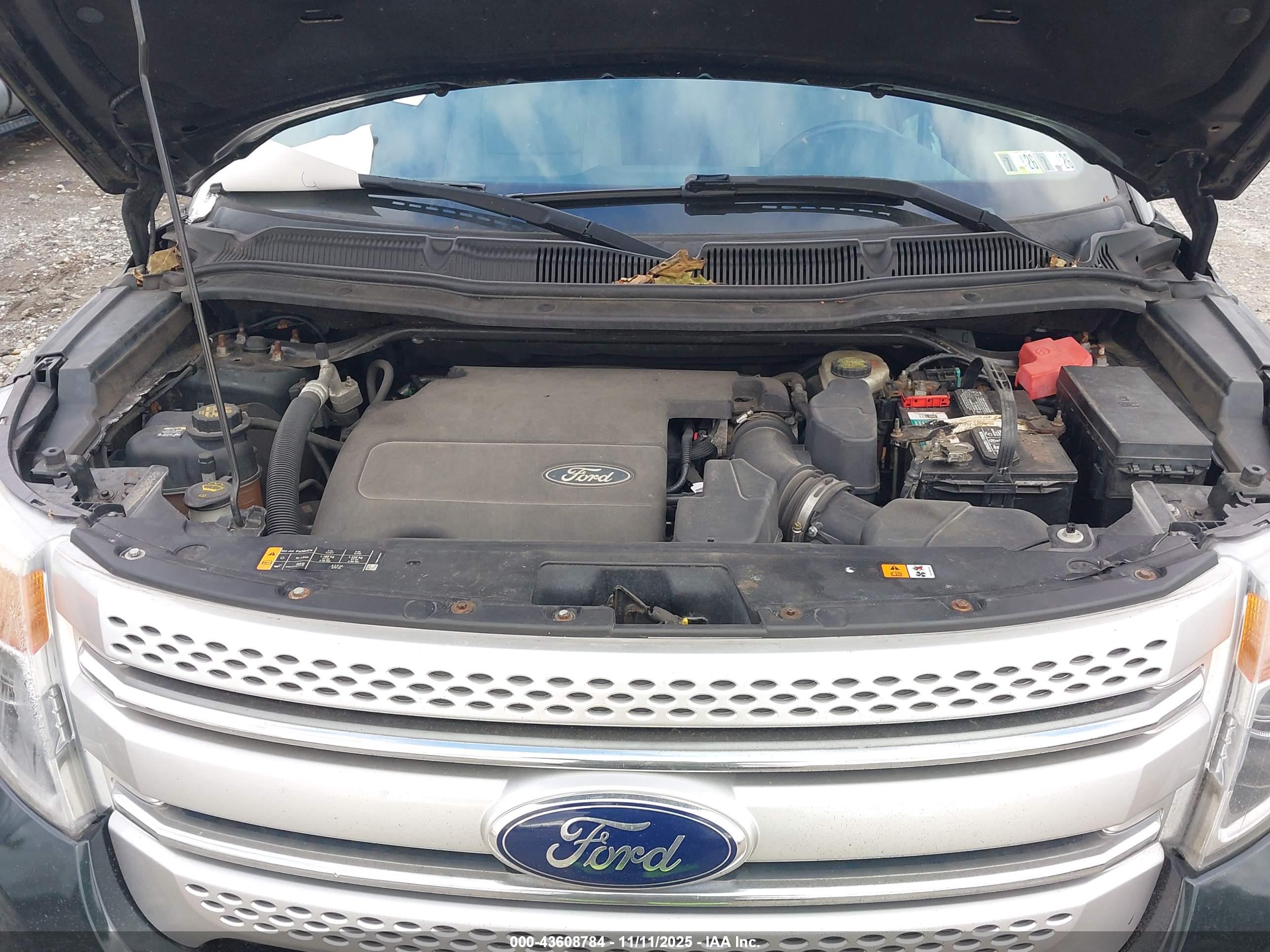 FORD EXPLORER image 10