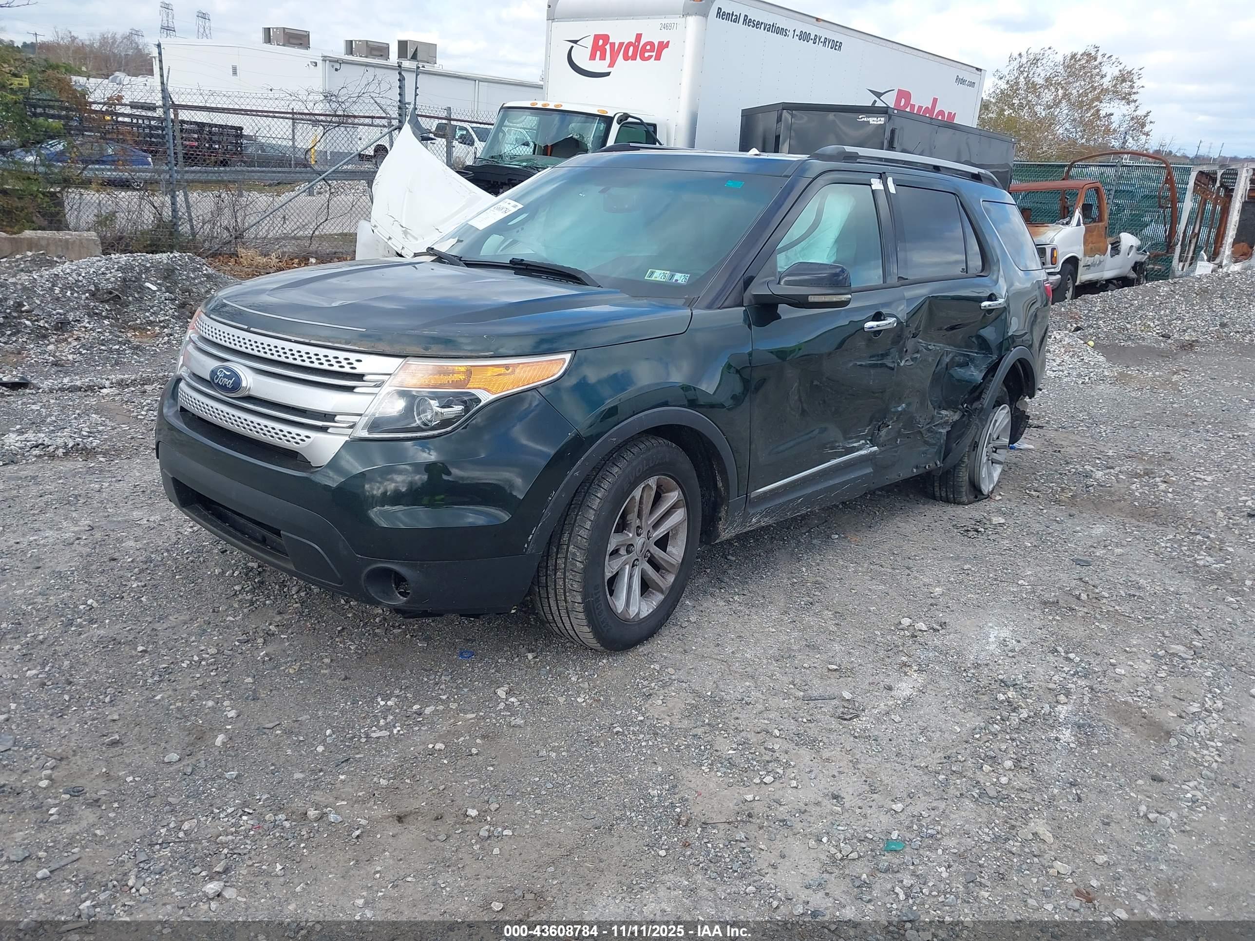 FORD EXPLORER image 2