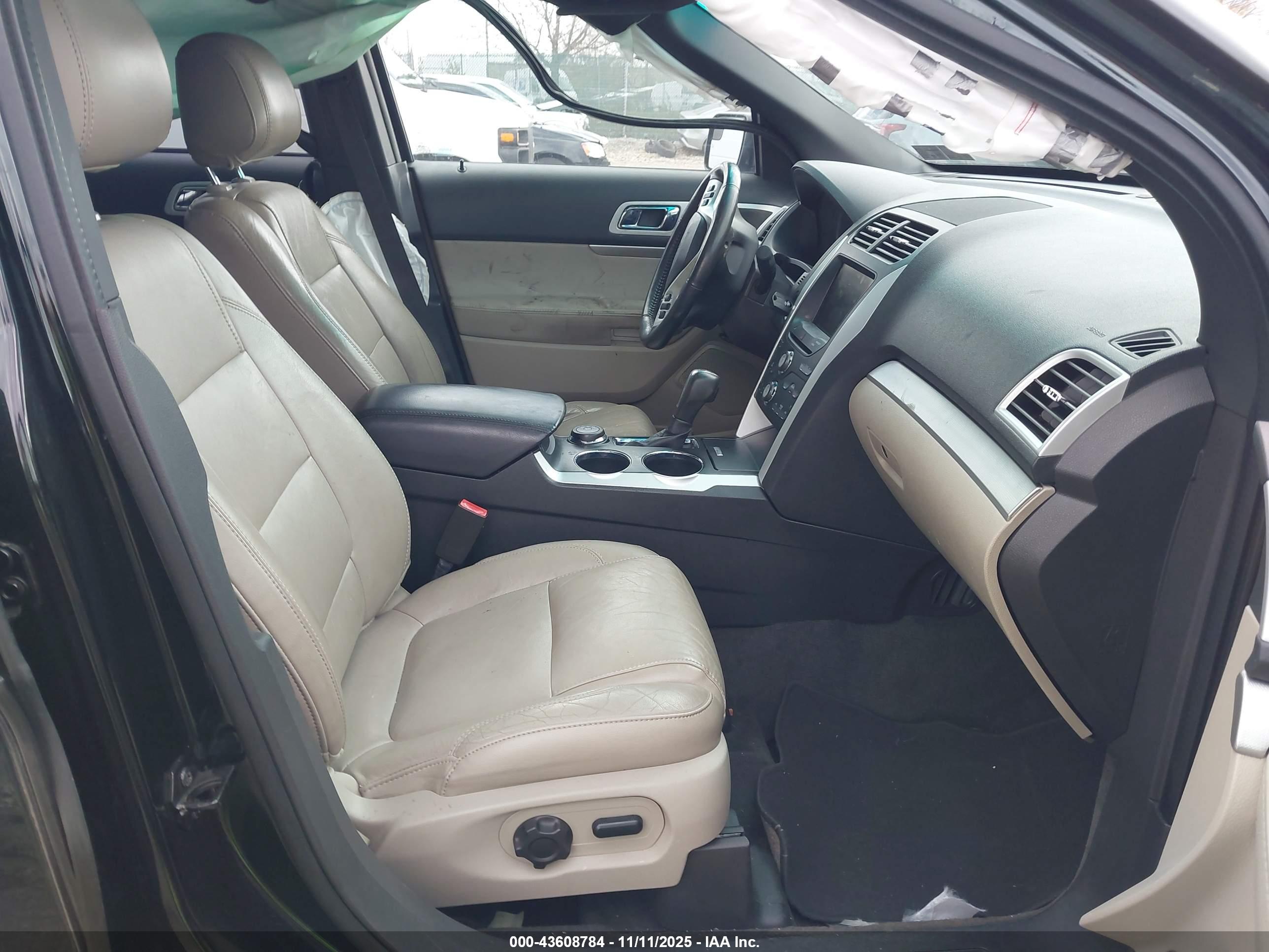 FORD EXPLORER image 5
