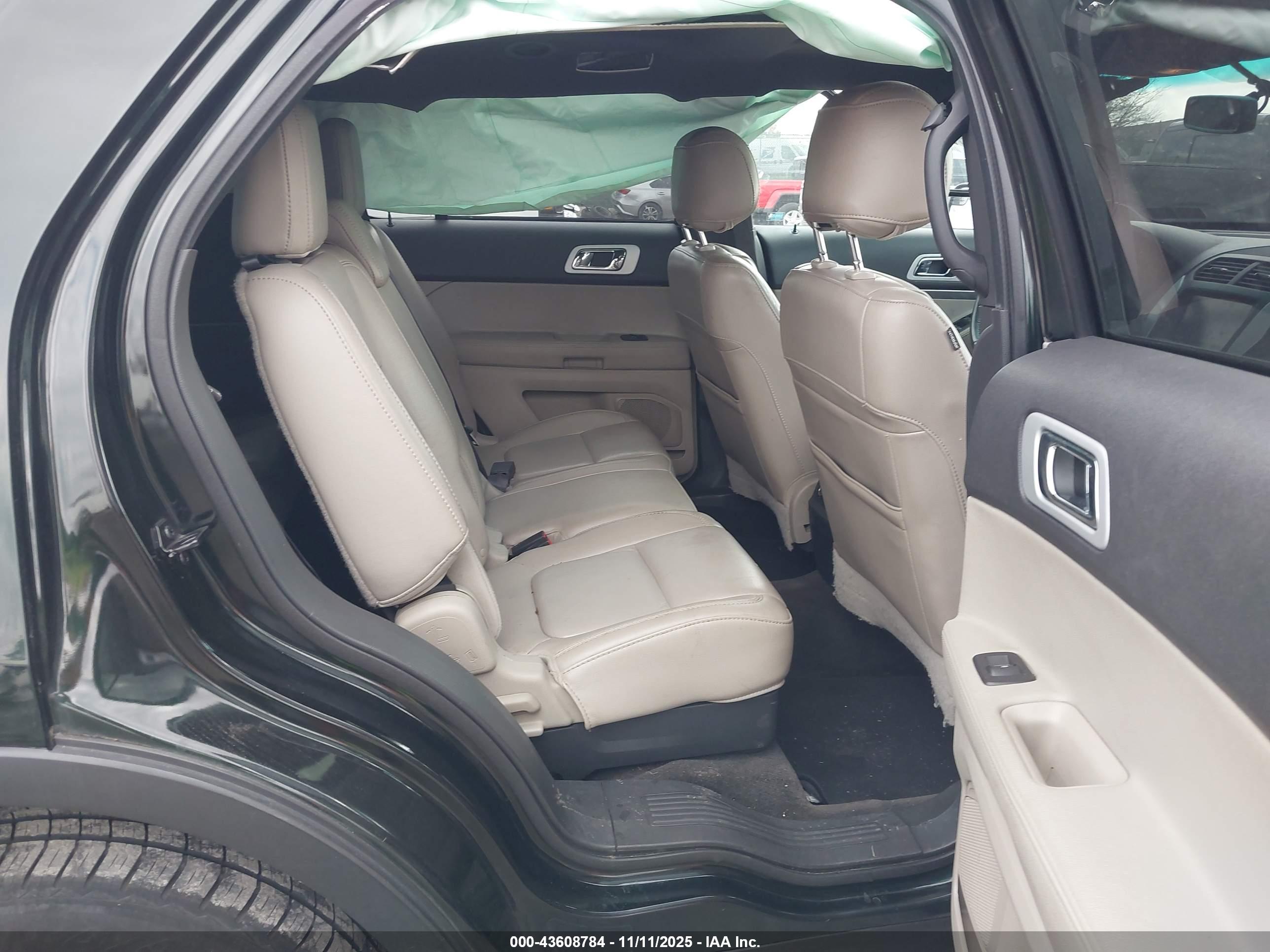 FORD EXPLORER image 8