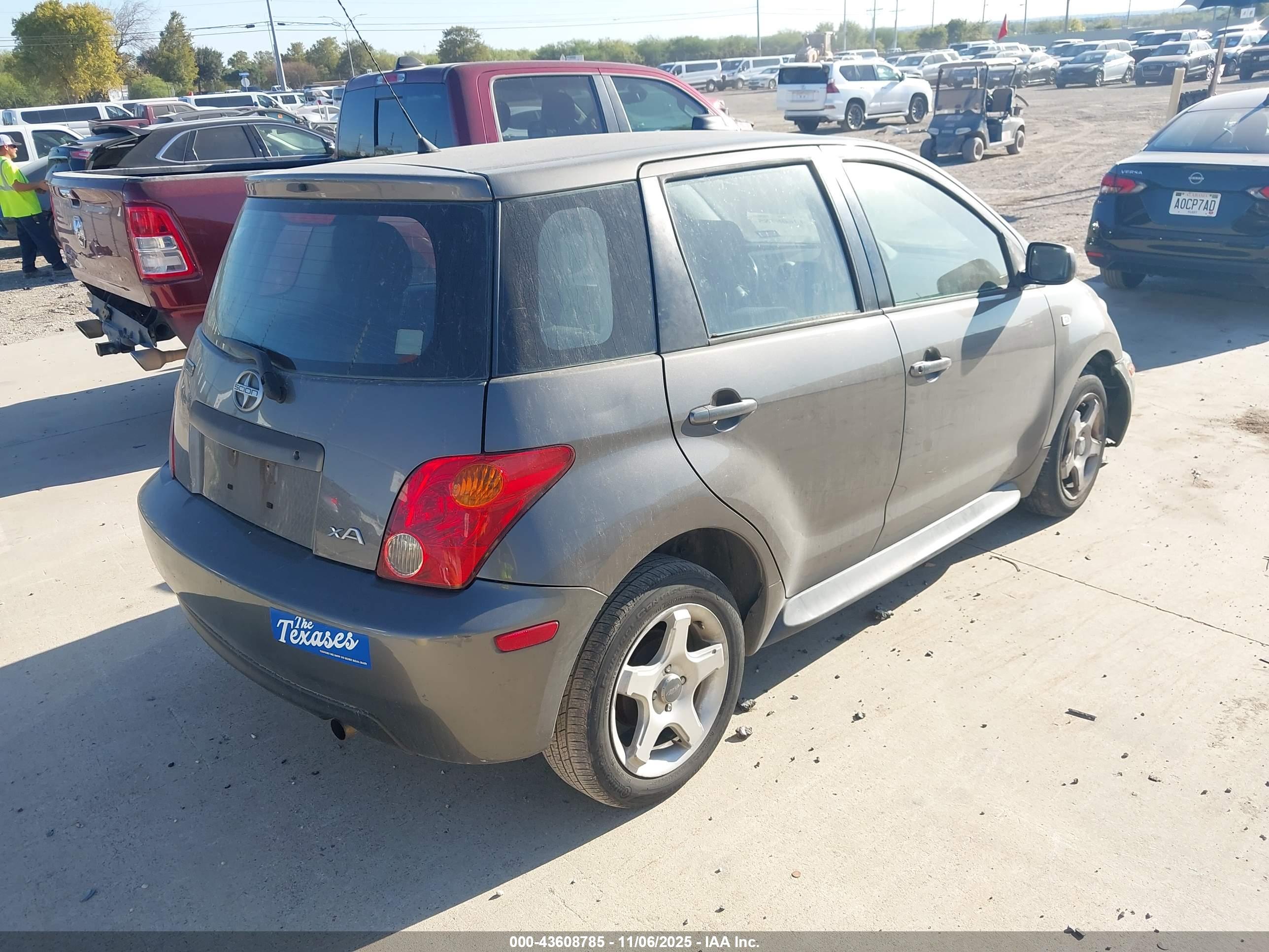 SCION XA image 4