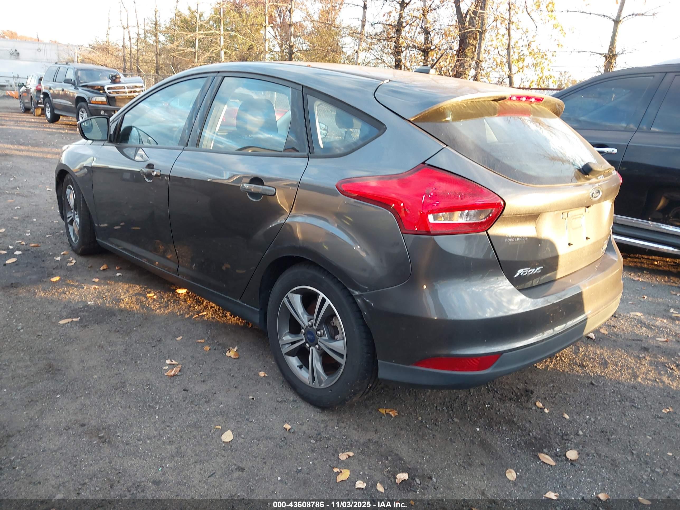 FORD FOCUS image 3