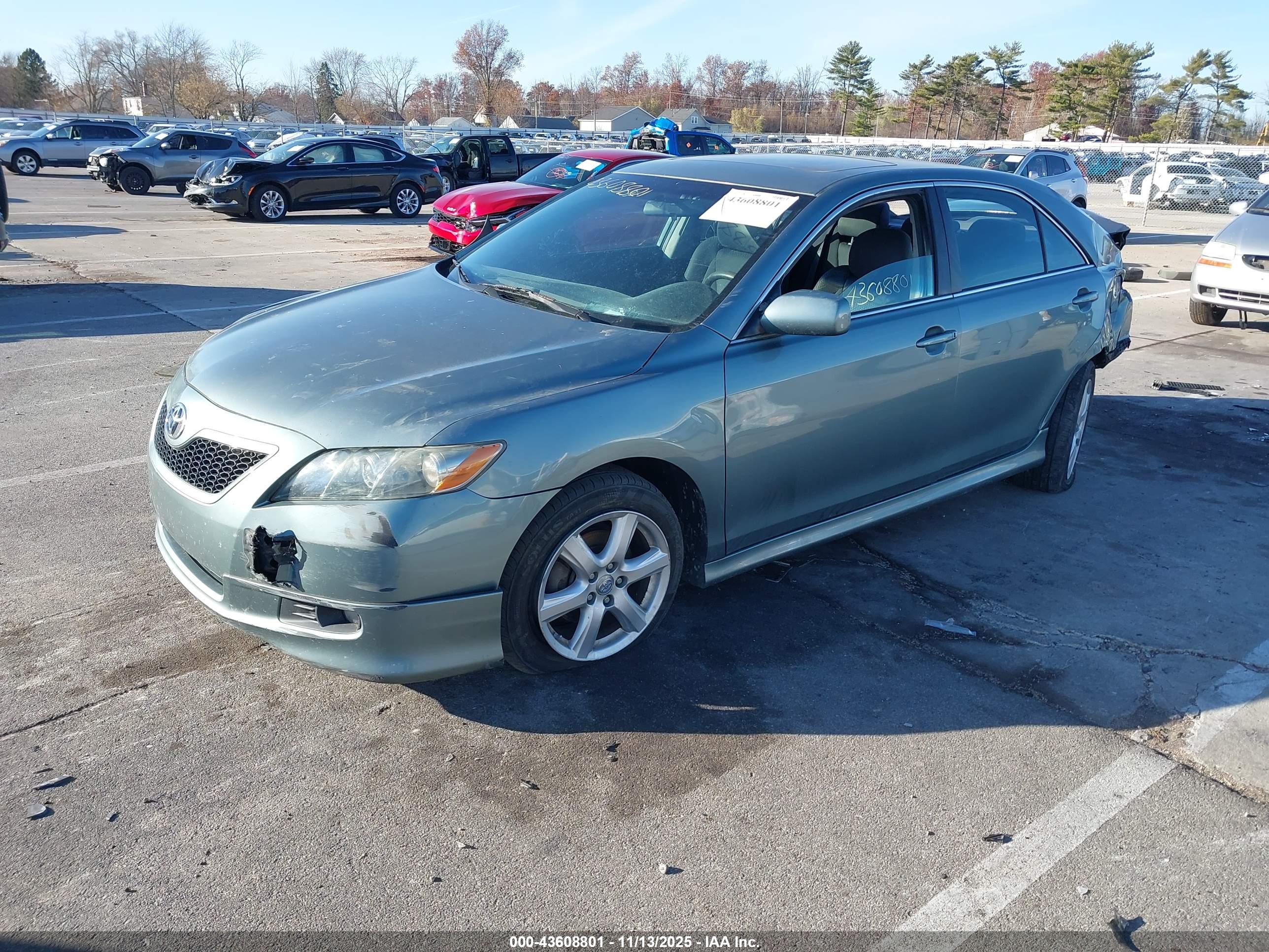 TOYOTA CAMRY image 2