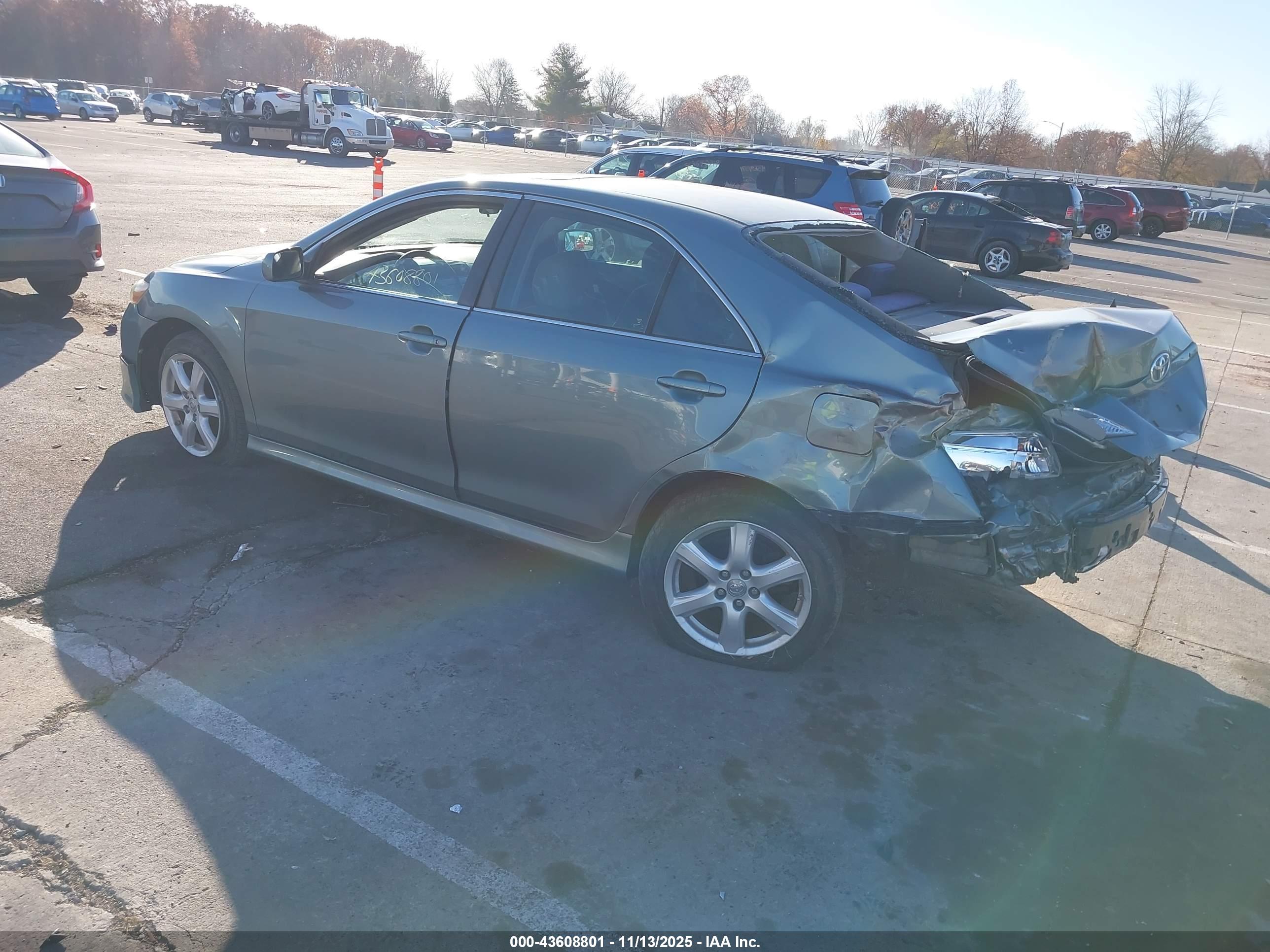 TOYOTA CAMRY image 3
