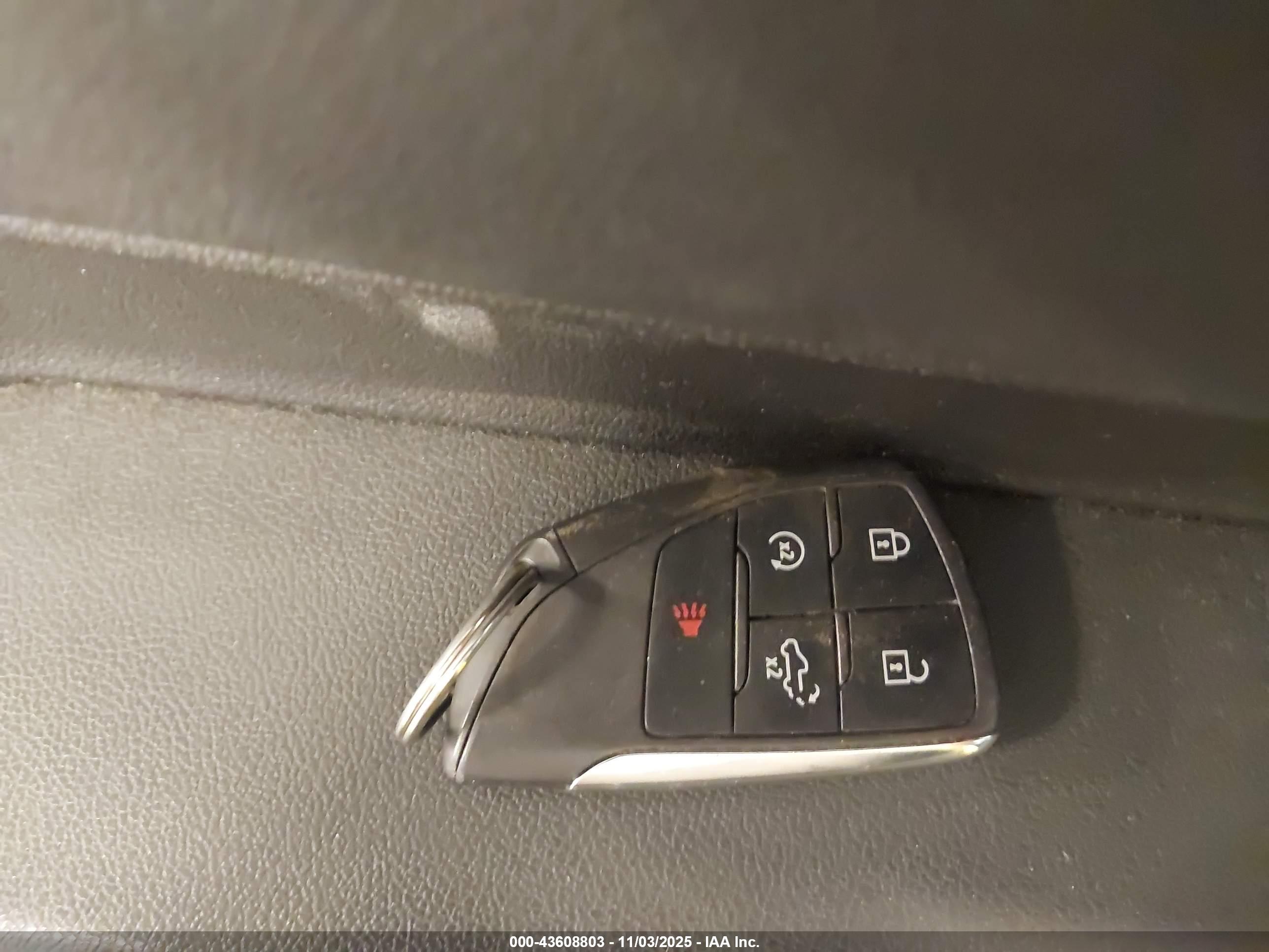 CHEVROLET SILVERADO image 11