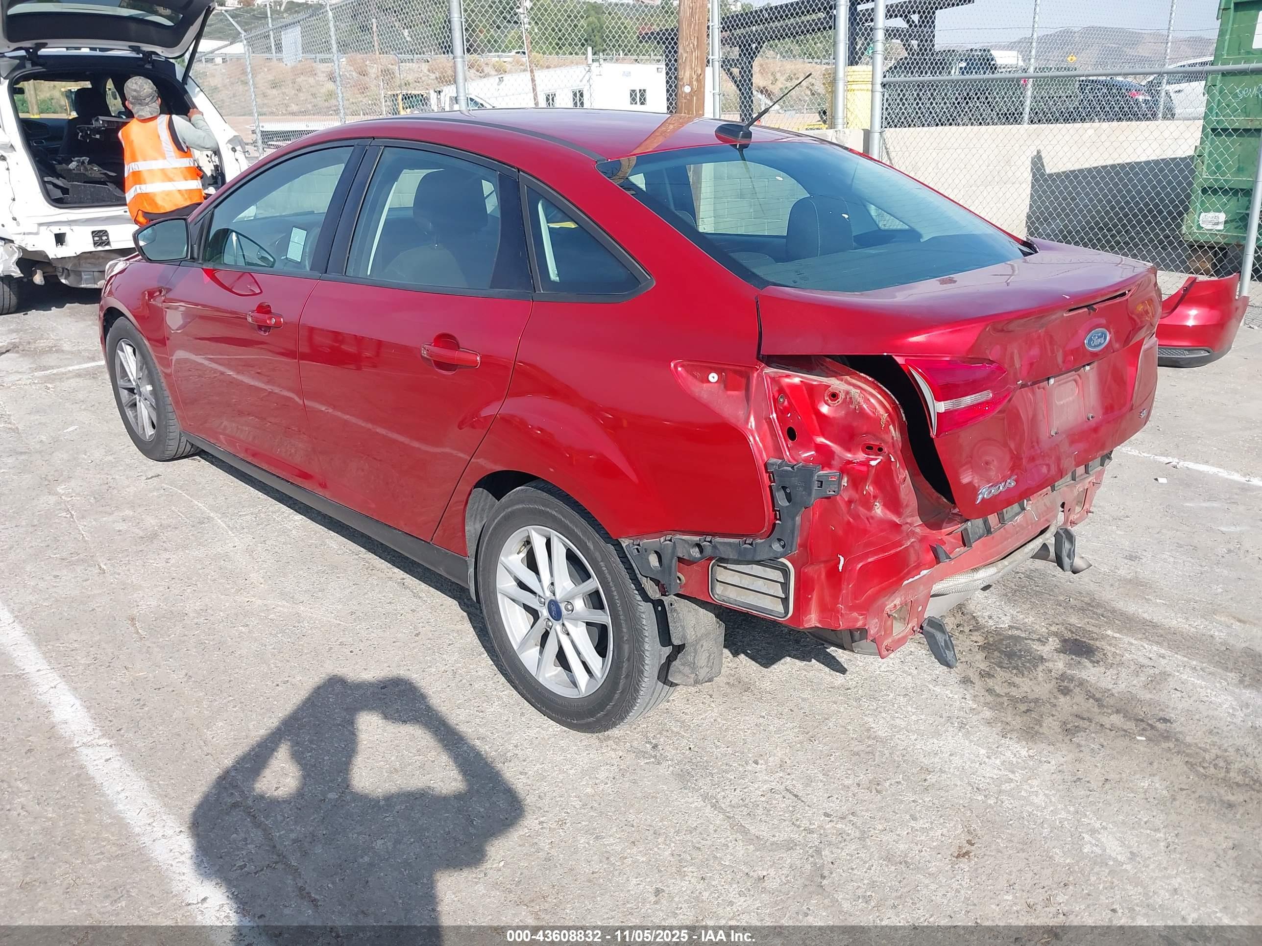 FORD FOCUS image 3
