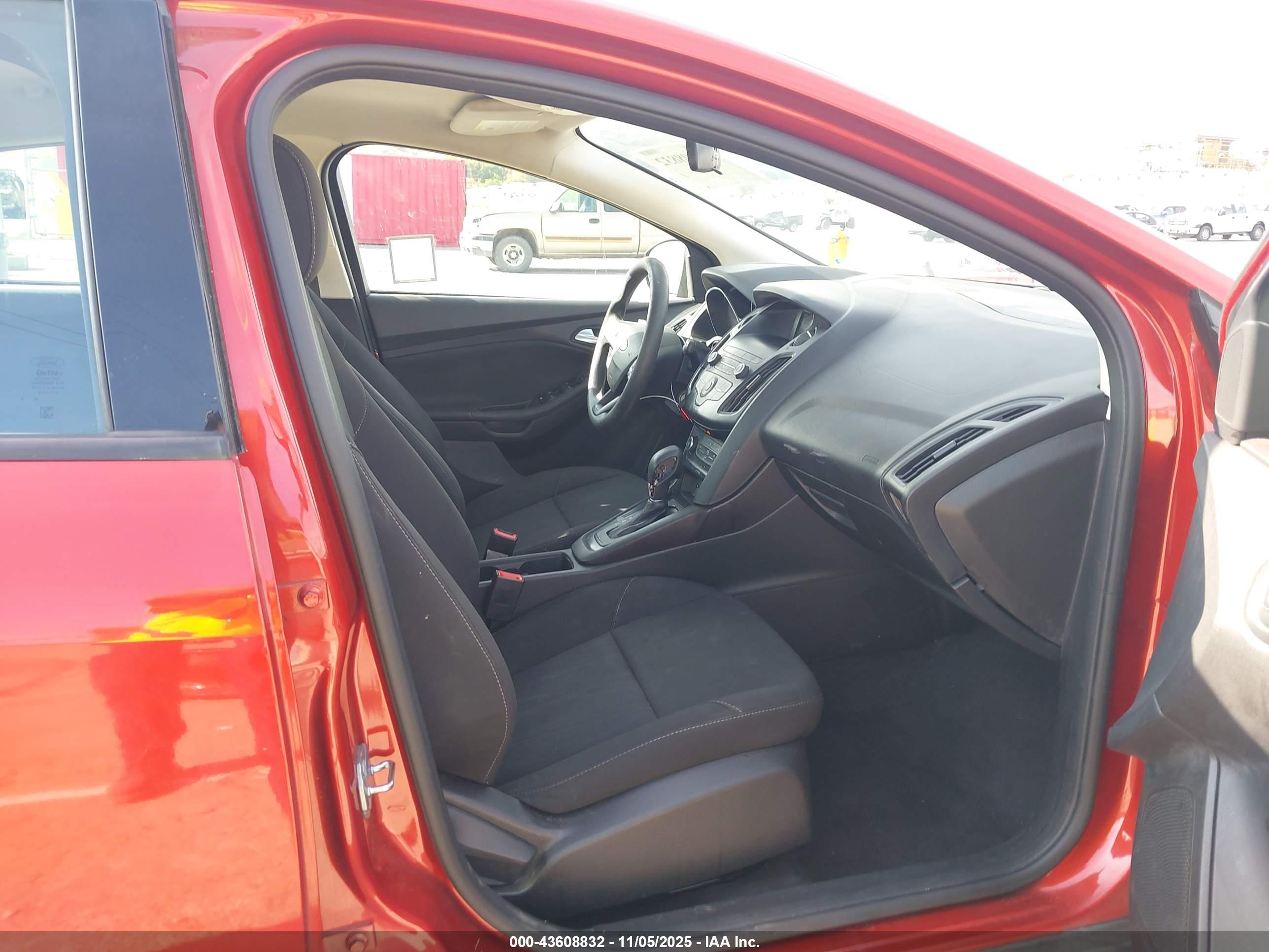 FORD FOCUS image 5