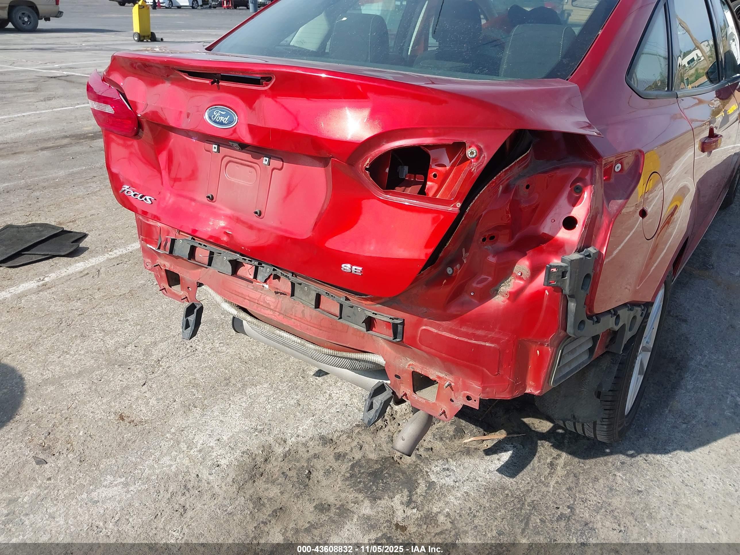 FORD FOCUS image 6