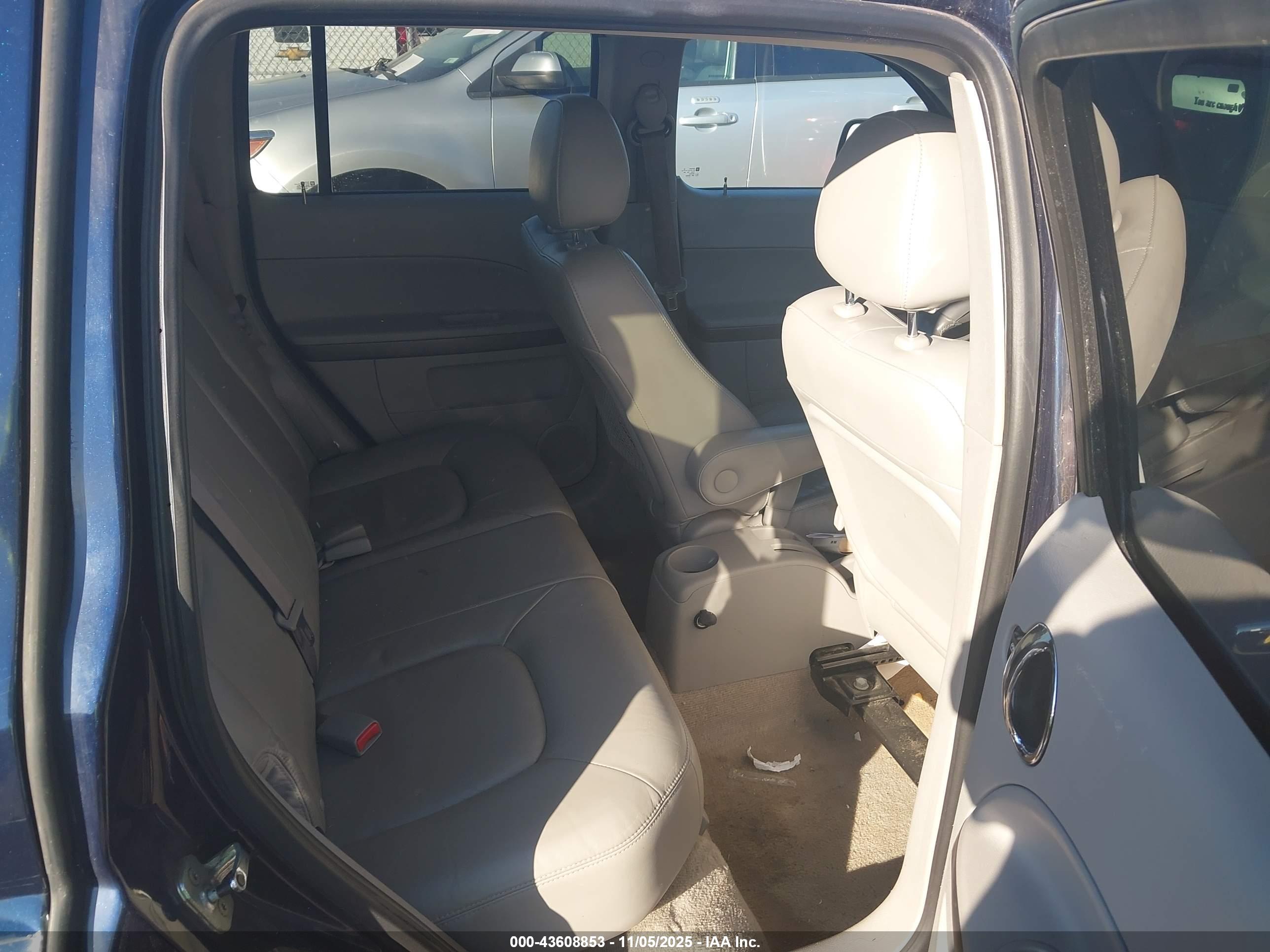 CHEVROLET HHR image 8