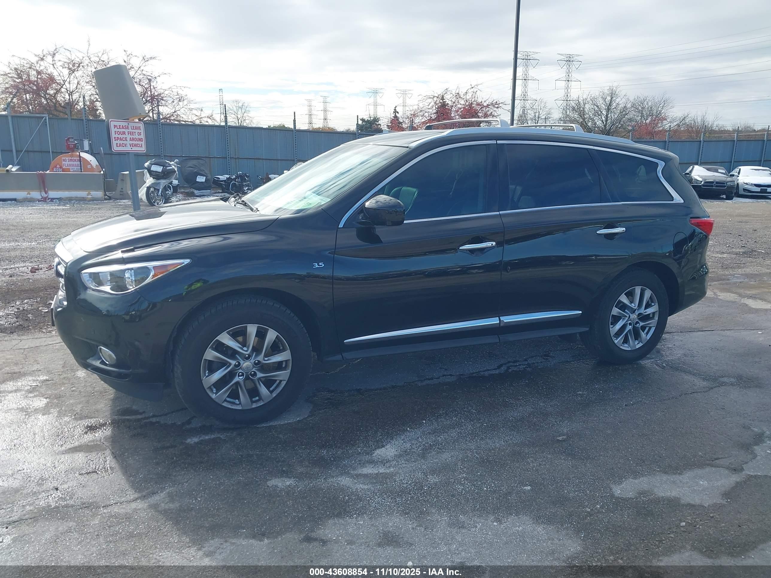 INFINITI QX60 image 2