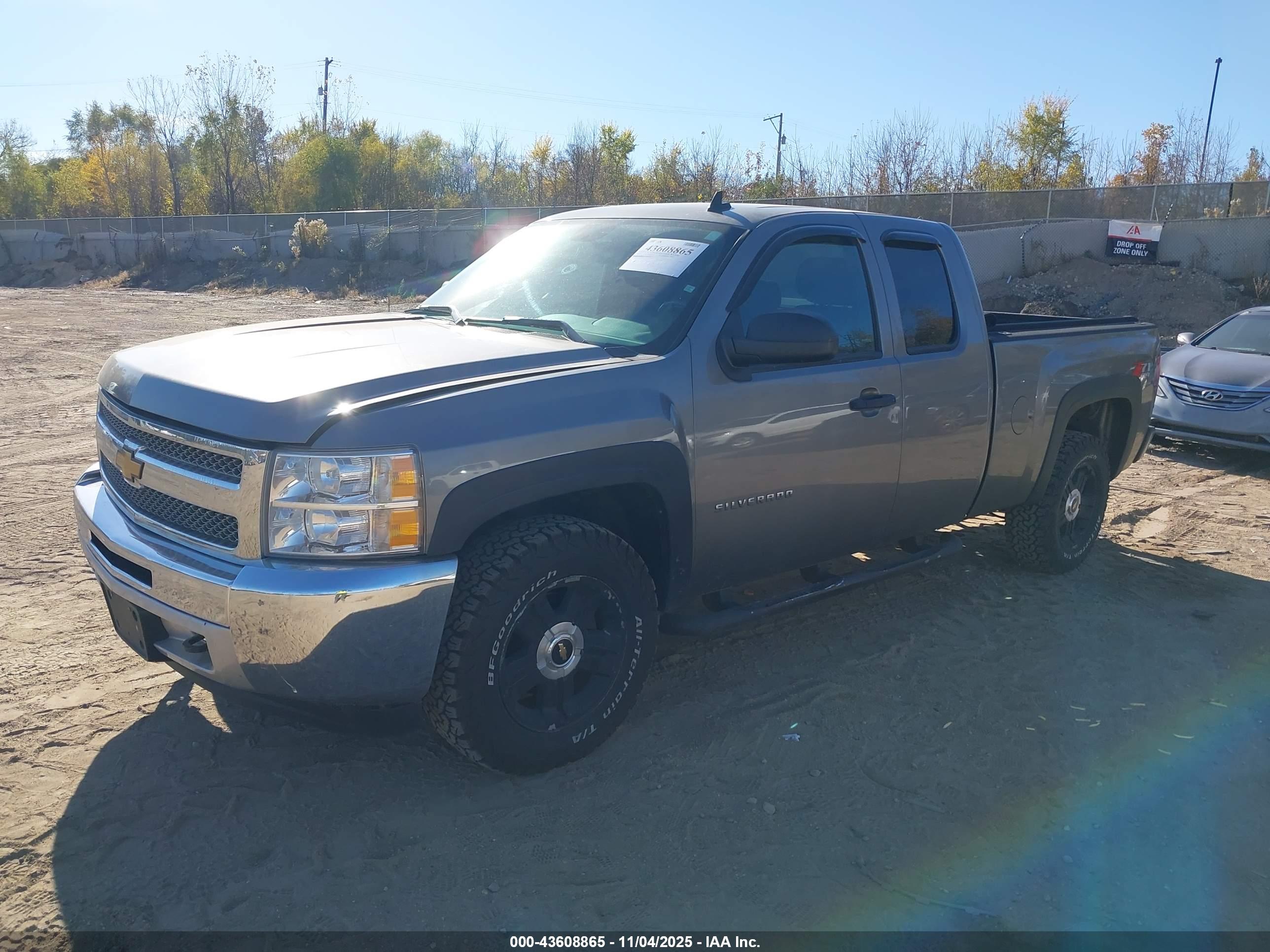 CHEVROLET SILVERADO image 2