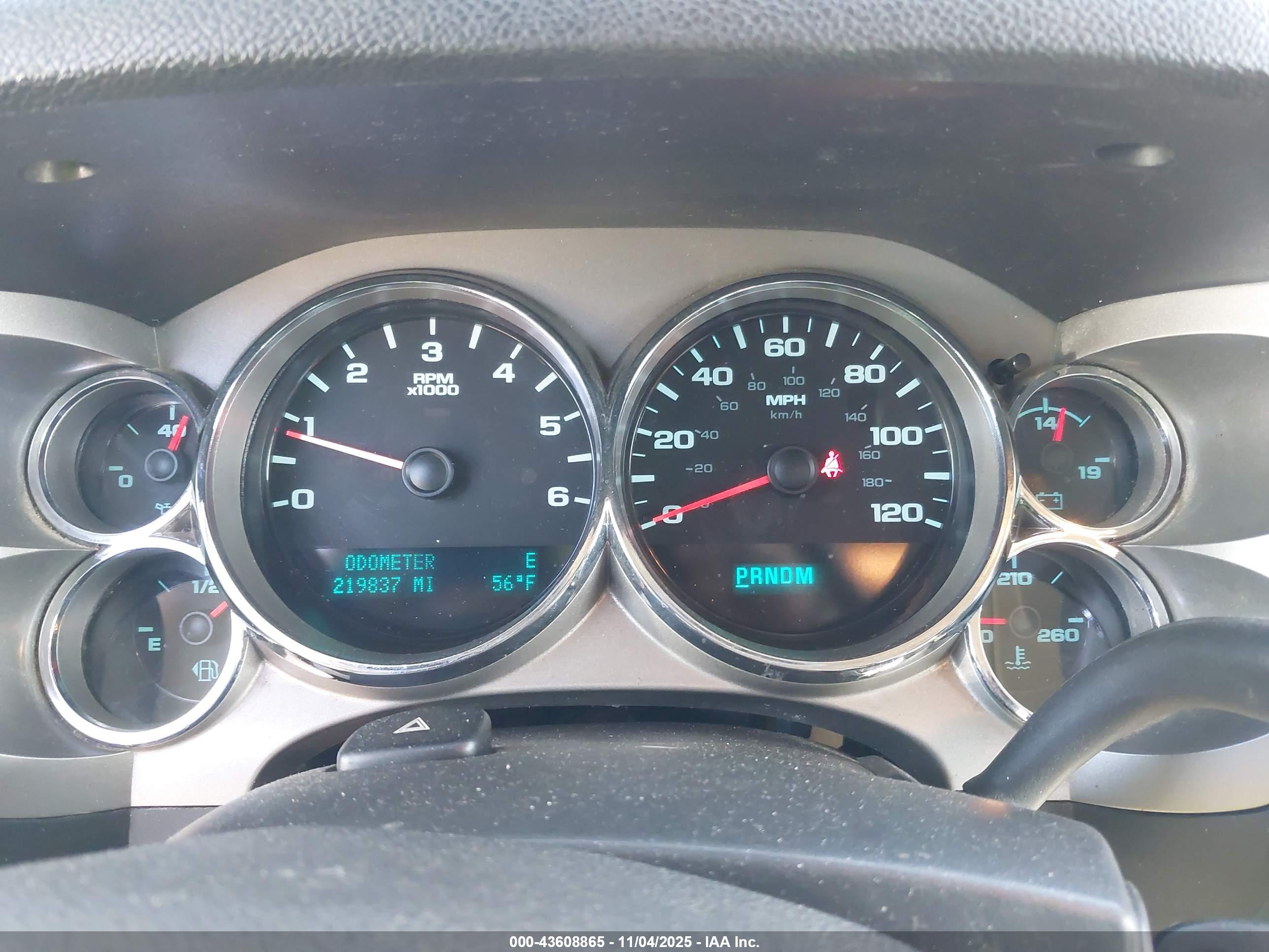 CHEVROLET SILVERADO image 7