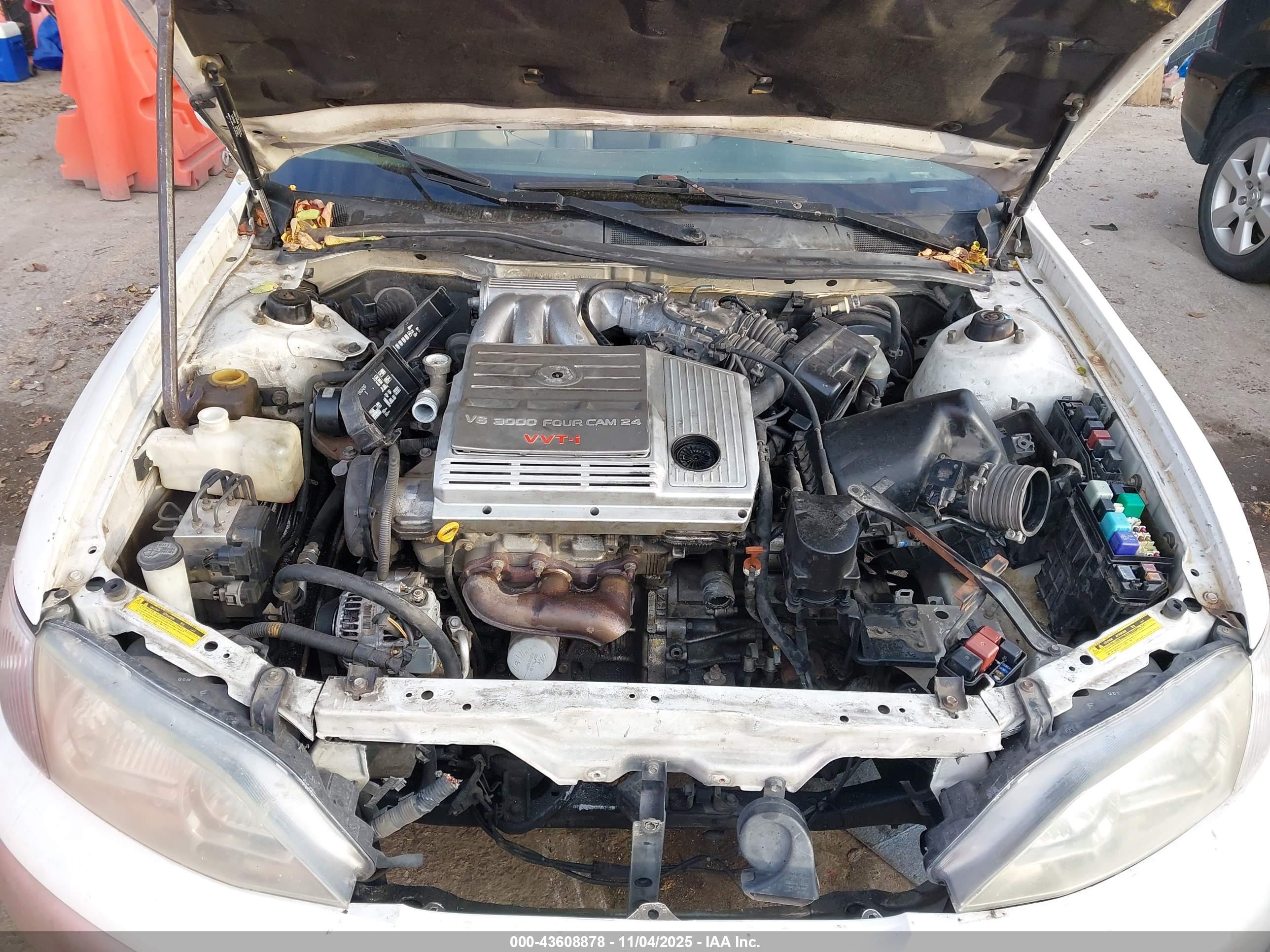 LEXUS ES image 10