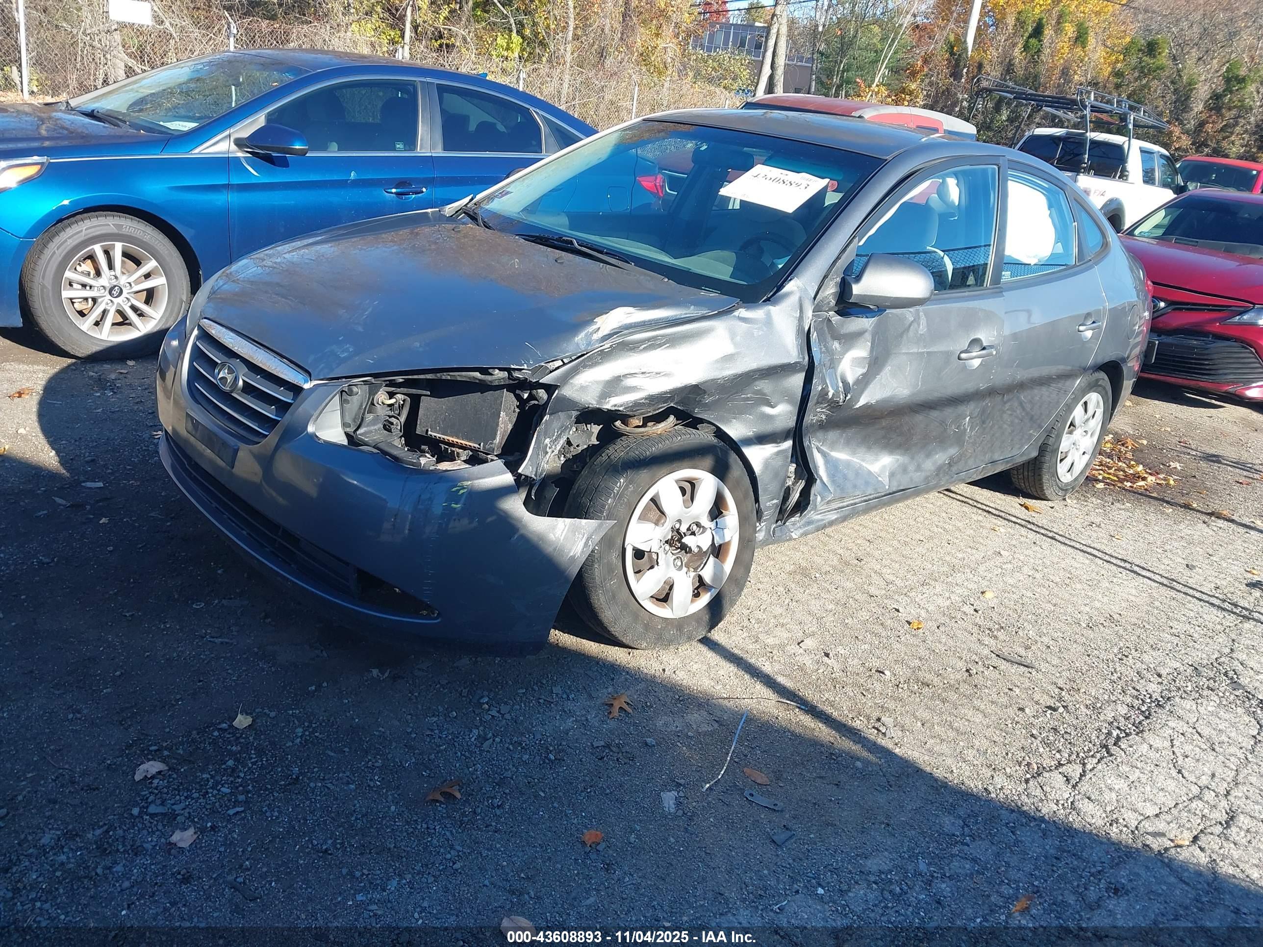 HYUNDAI ELANTRA image 2