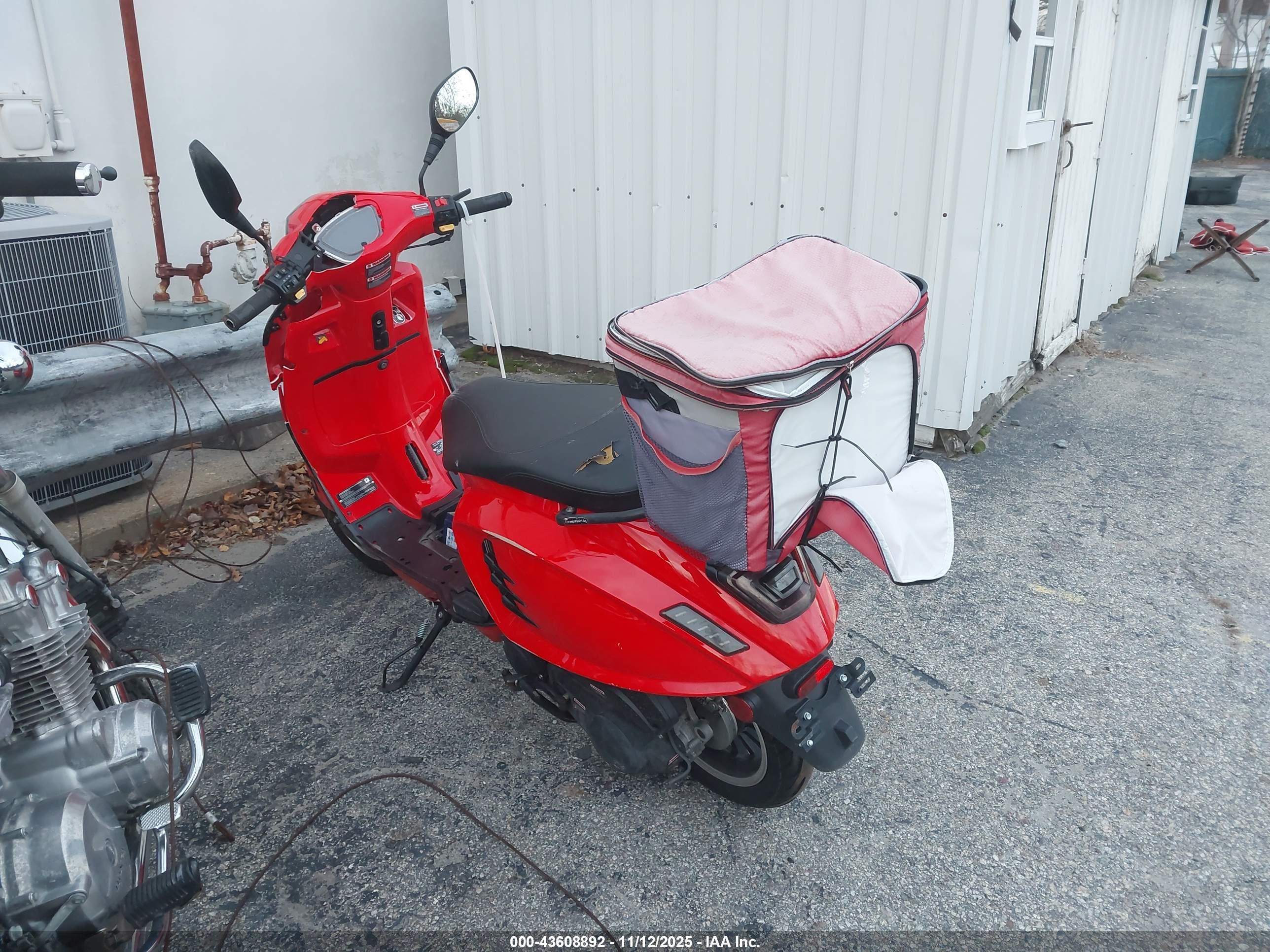 SCOOTER 150CC image 3