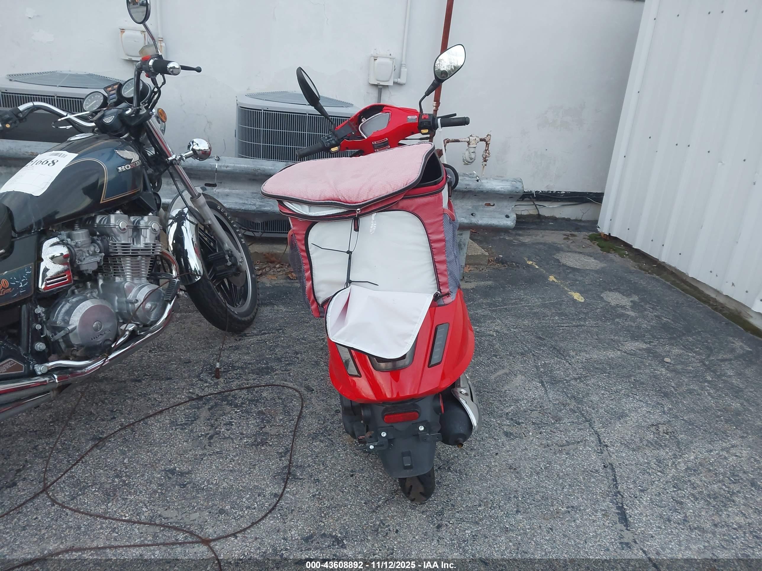 SCOOTER 150CC image 6