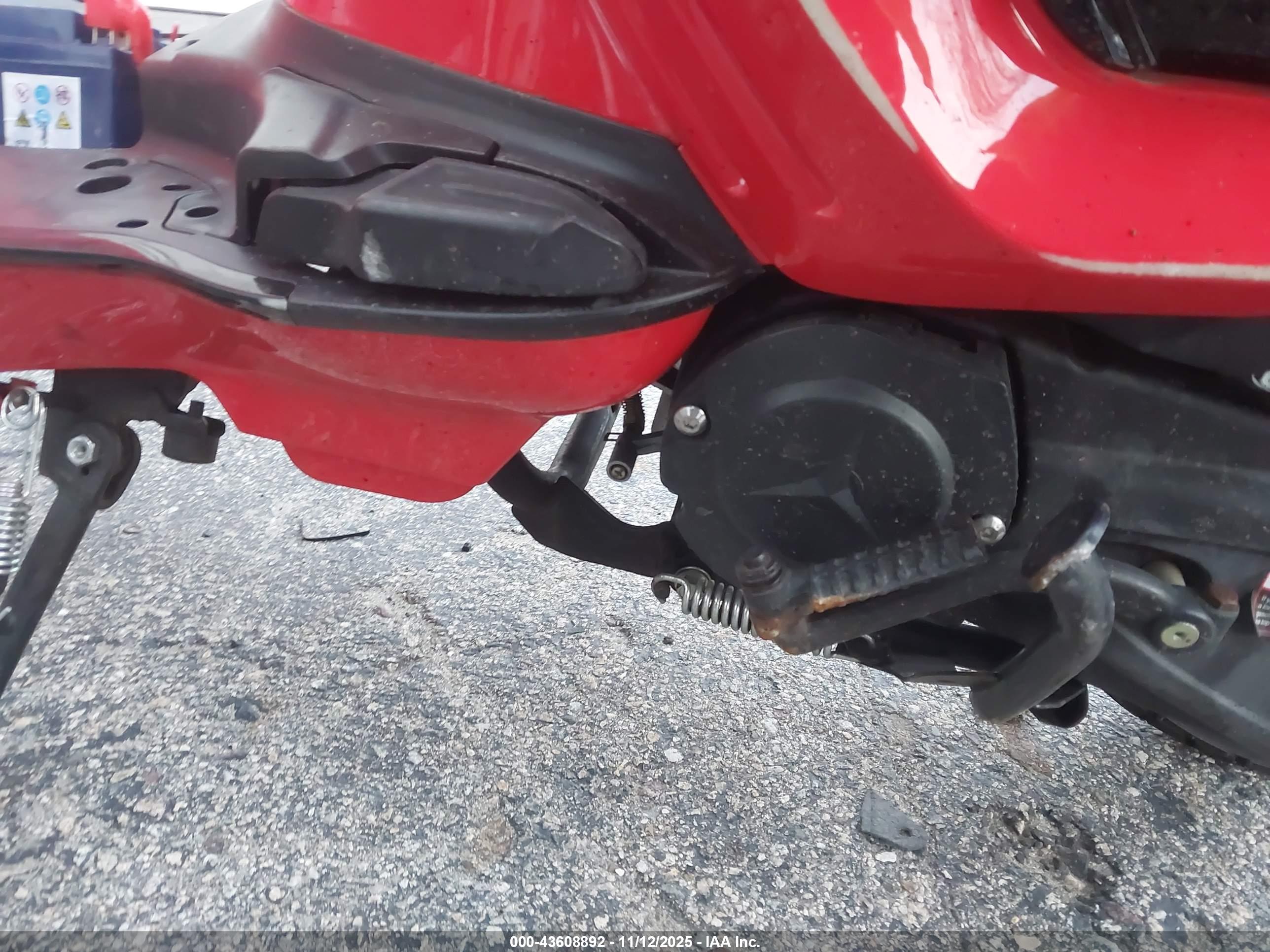 SCOOTER 150CC image 9