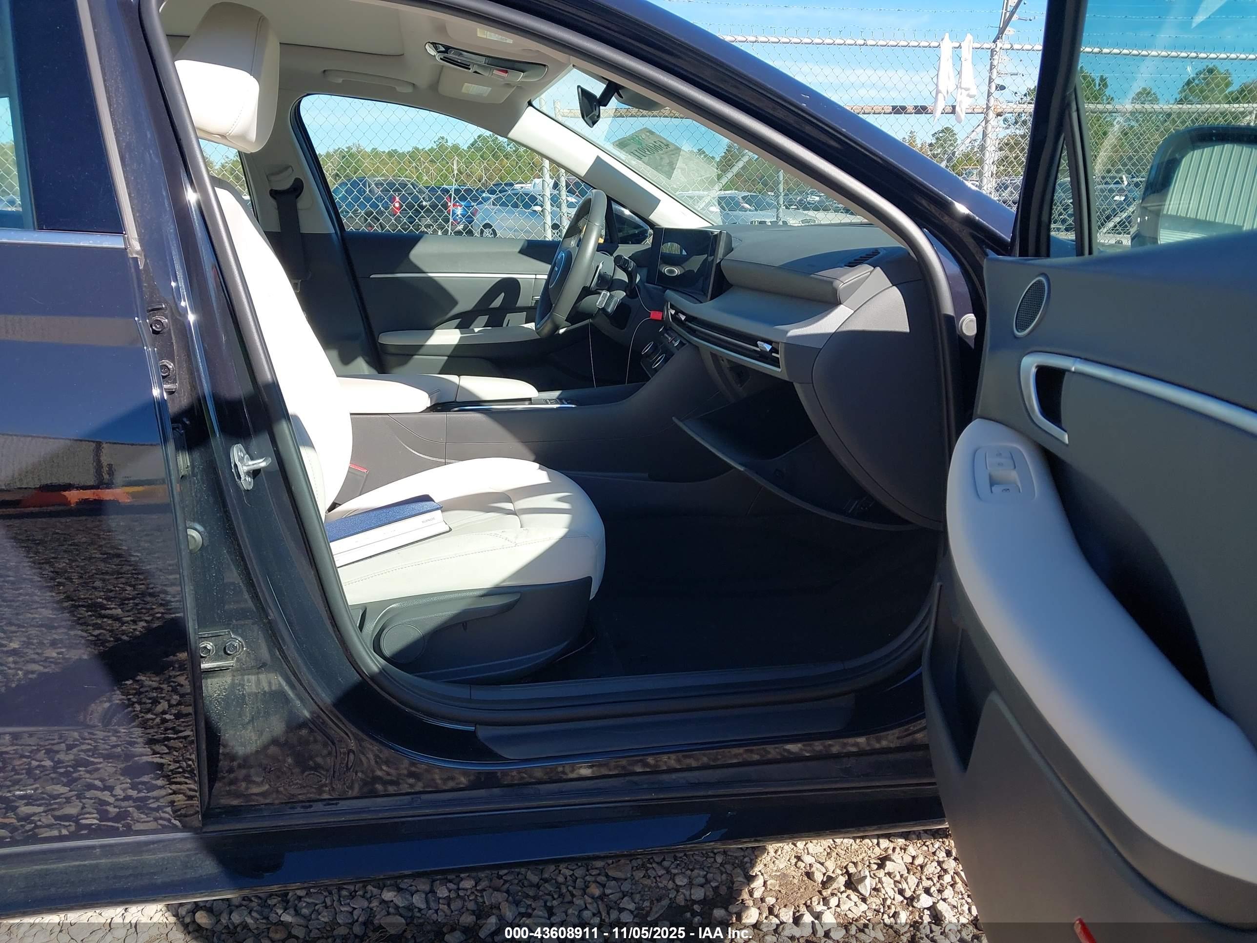 HYUNDAI SONATA image 5